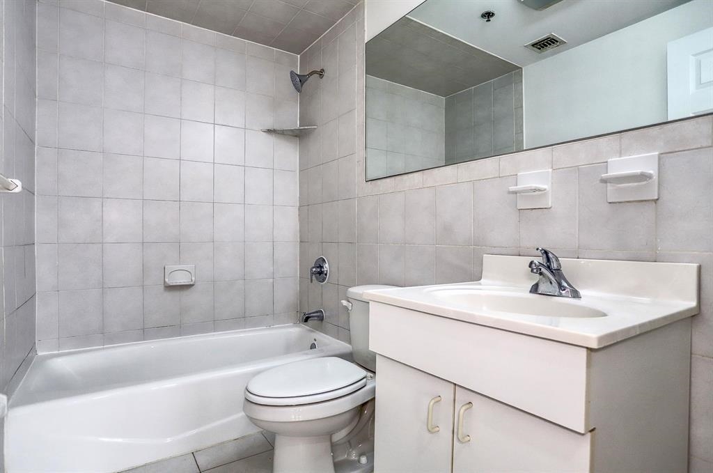 217 CLINTON ST Unit: 6