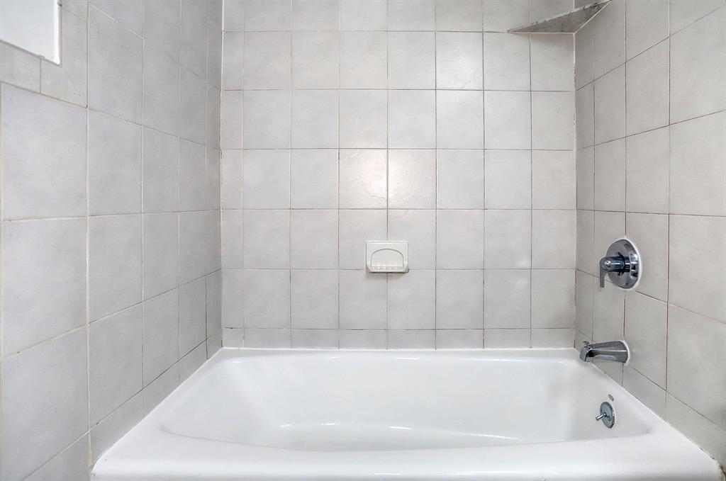 217 CLINTON ST Unit: 6