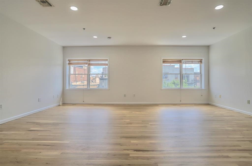 217 CLINTON ST Unit: 6