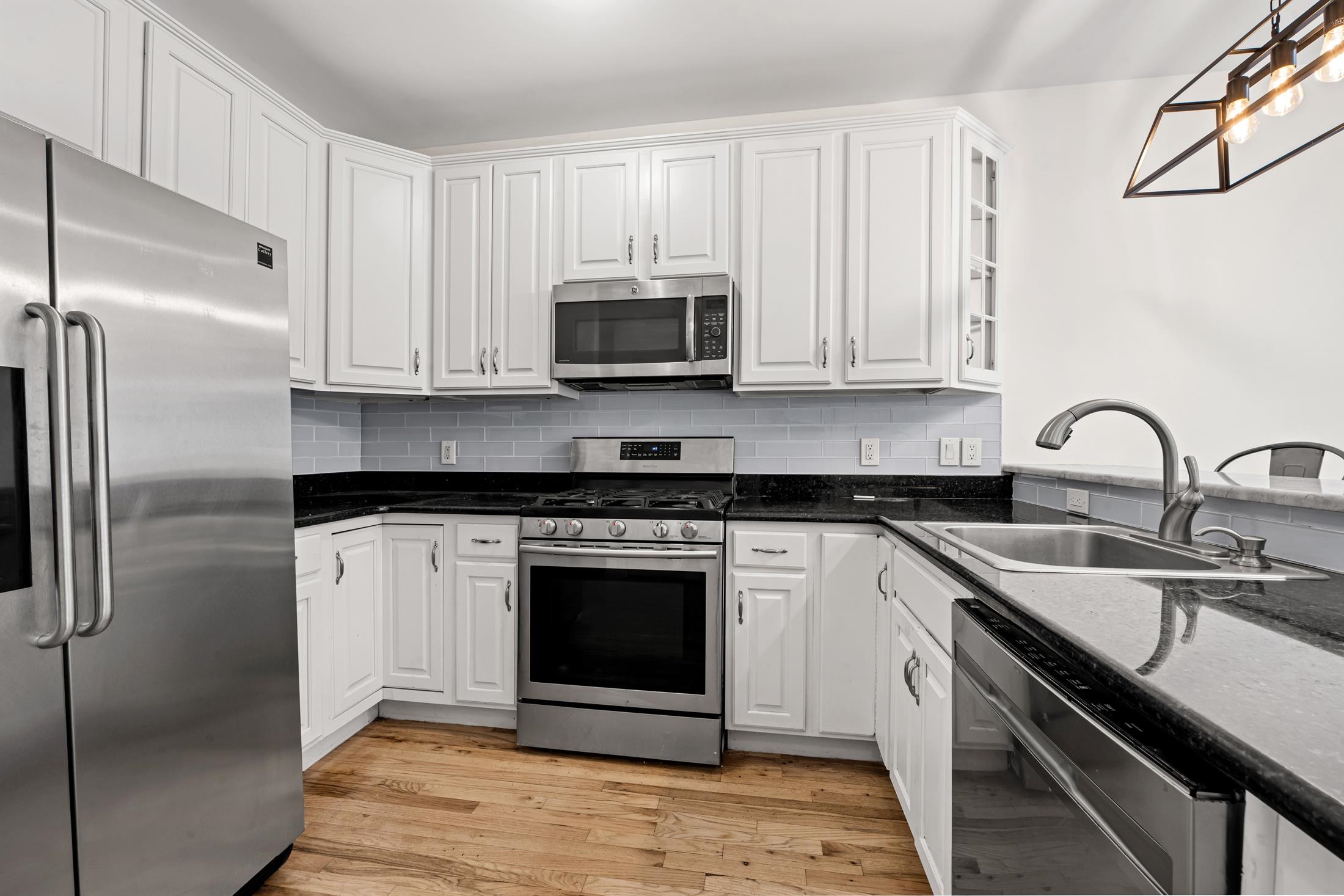 81 MONROE ST Unit: 2