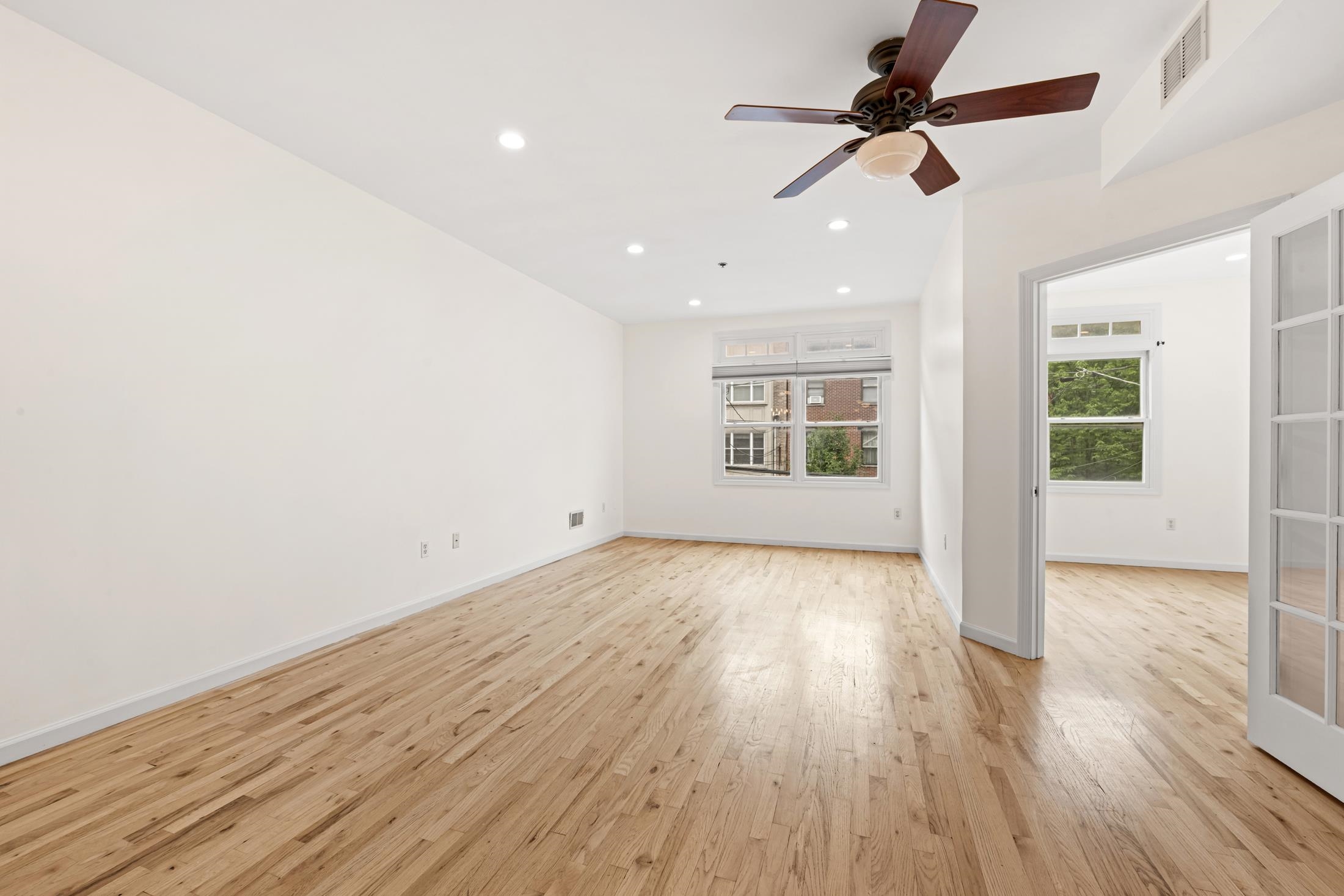 81 MONROE ST Unit: 2
