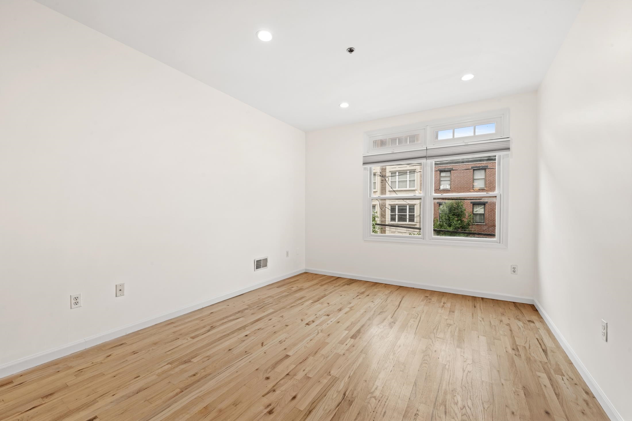 81 MONROE ST Unit: 2