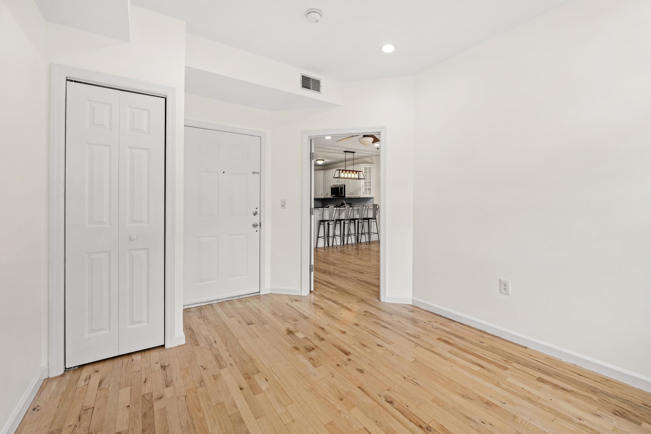 81 MONROE ST Unit: 2