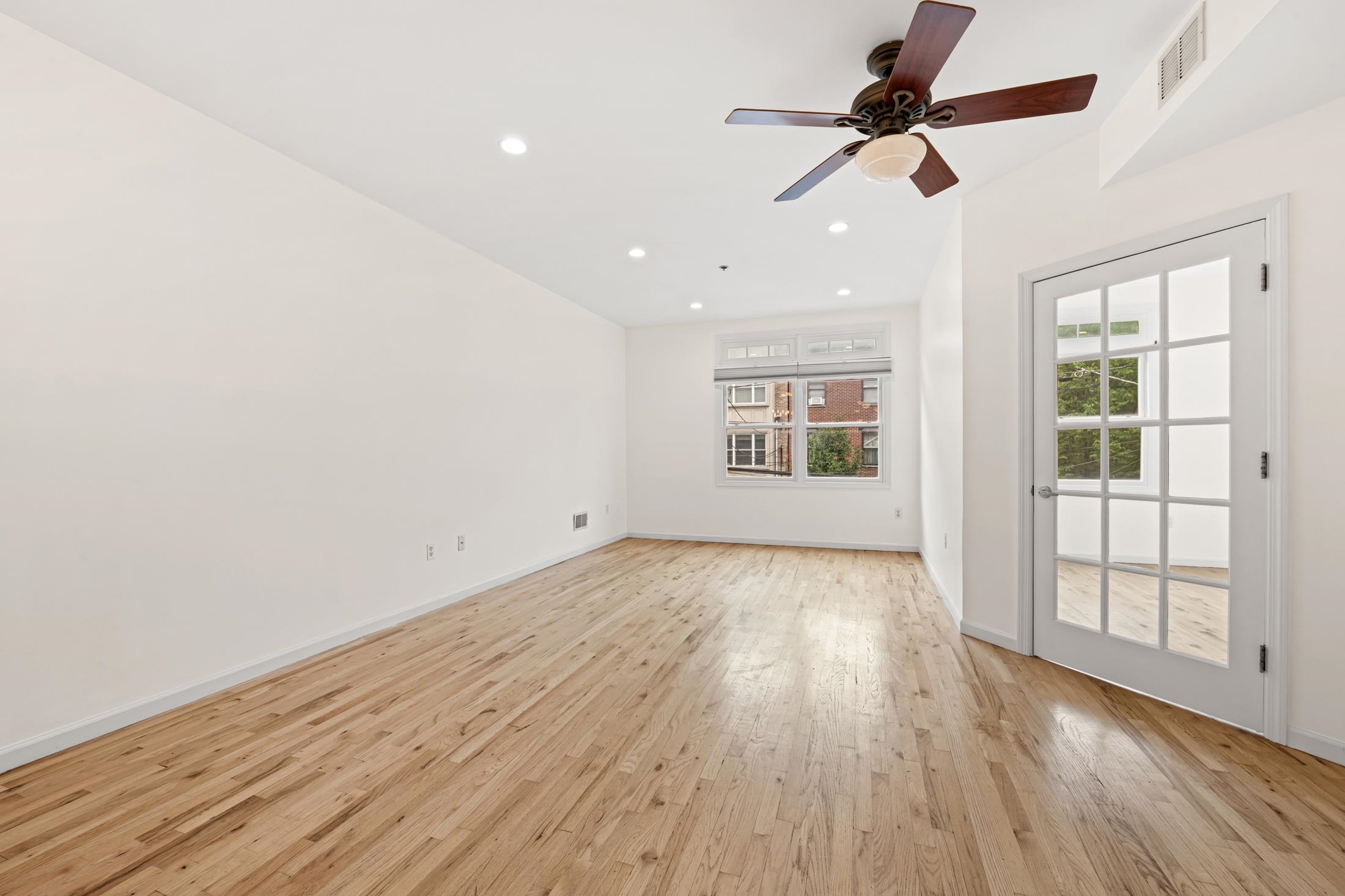 81 MONROE ST Unit: 2