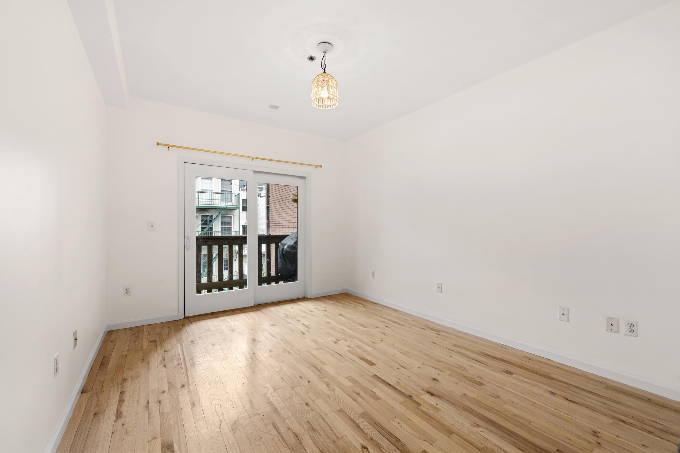 81 MONROE ST Unit: 2