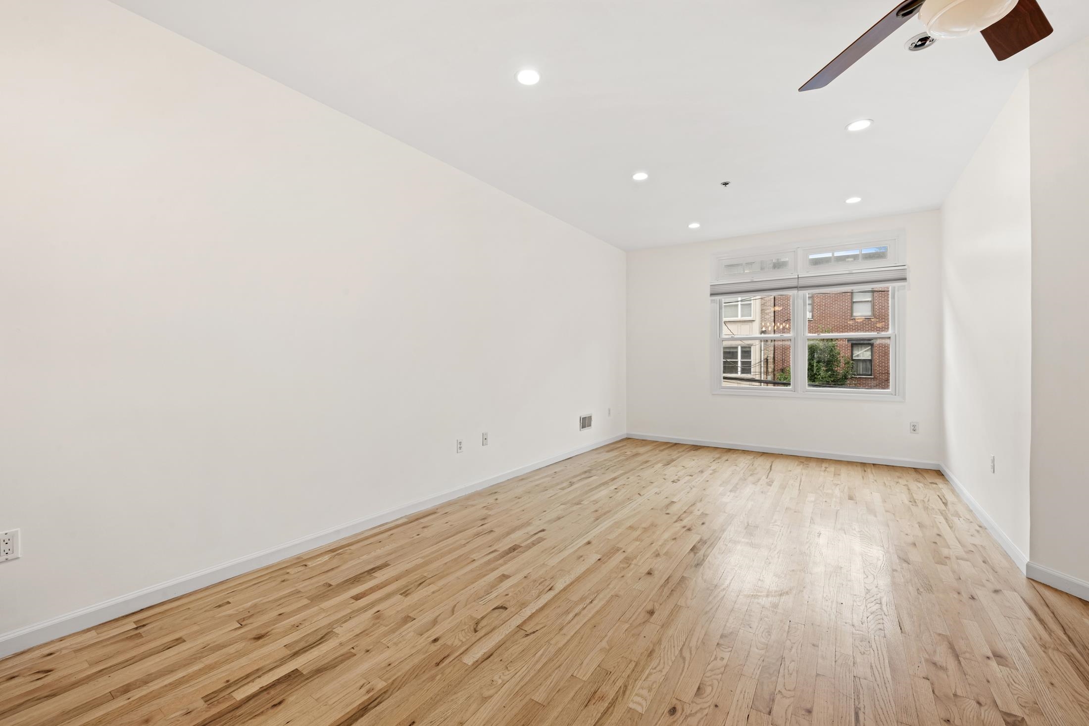 81 MONROE ST Unit: 2