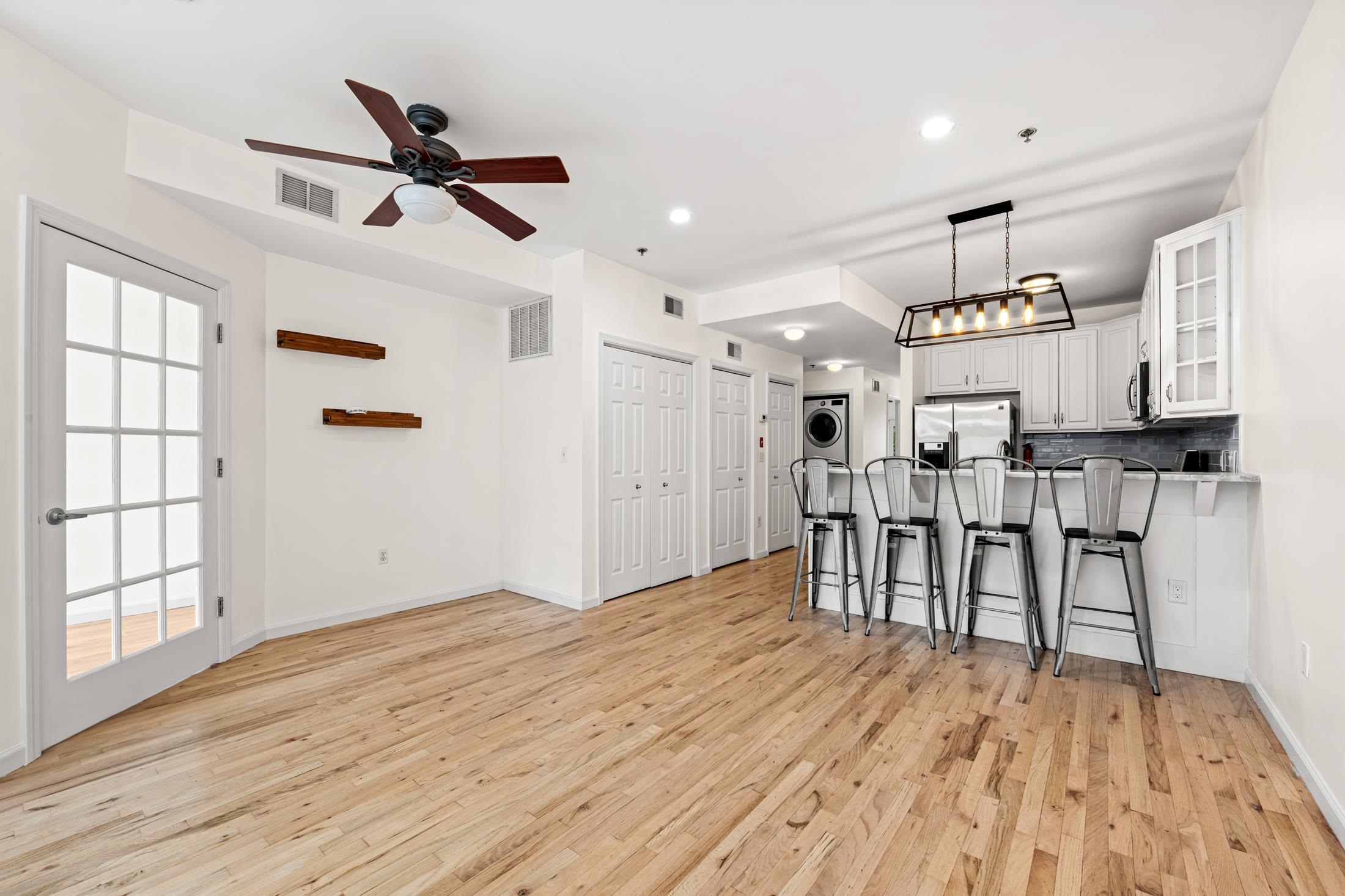 81 MONROE ST Unit: 2