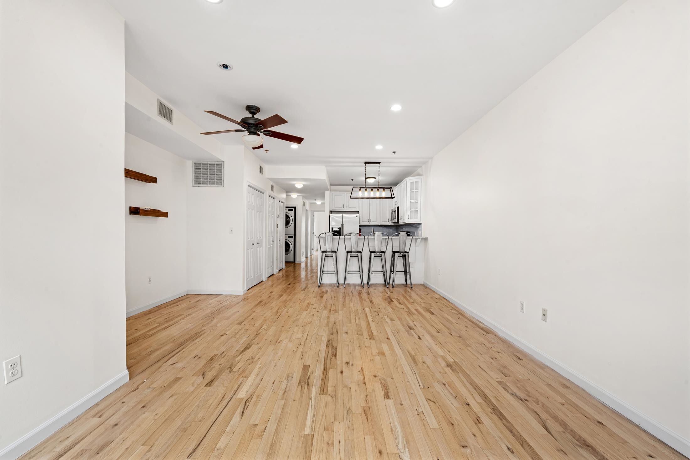 81 MONROE ST Unit: 2