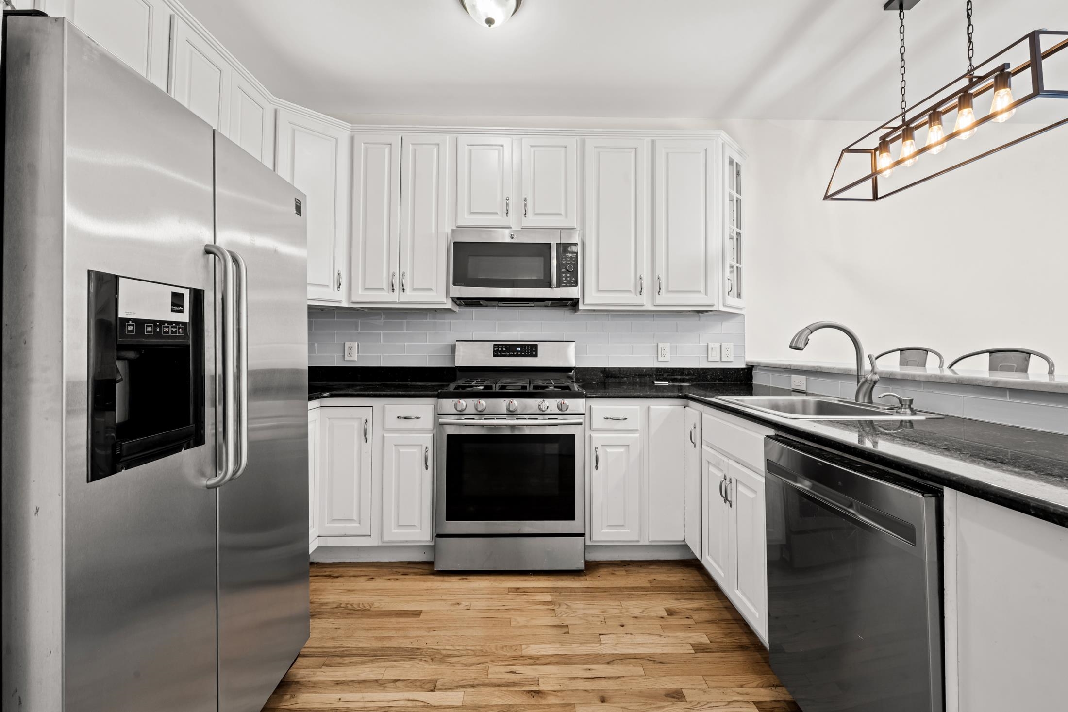 81 MONROE ST Unit: 2