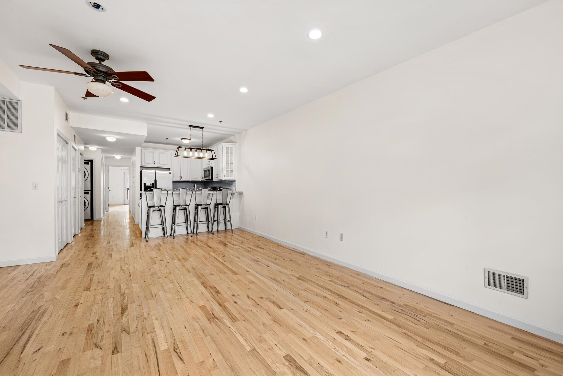 81 MONROE ST Unit: 2