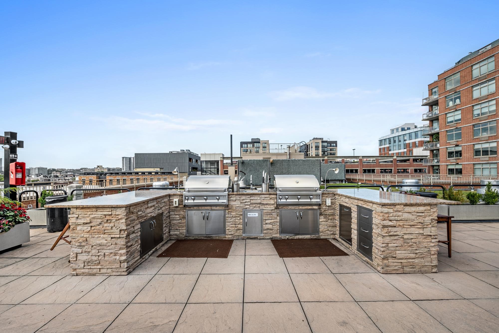 1450 WASHINGTON ST Unit: 516