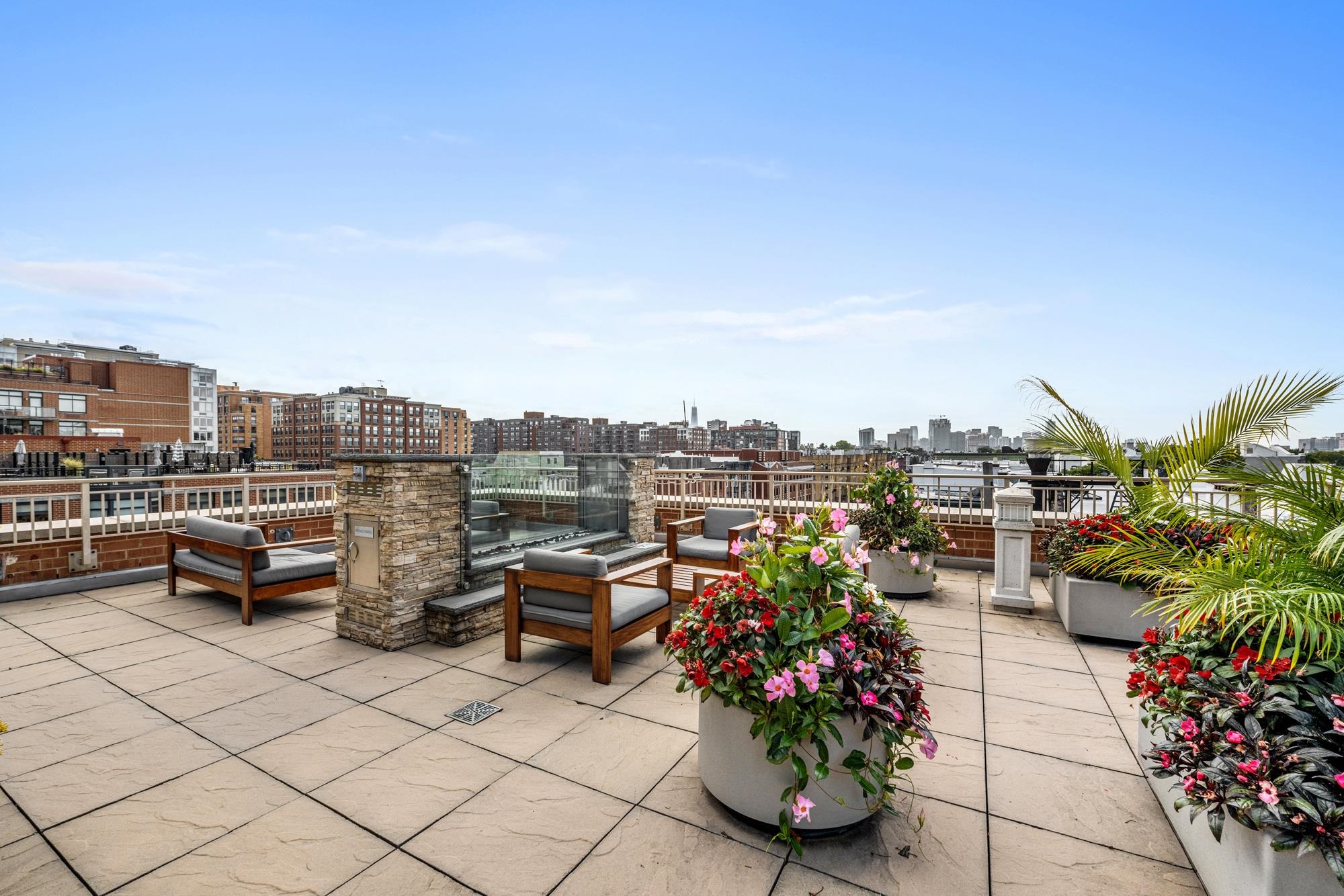 1450 WASHINGTON ST Unit: 516