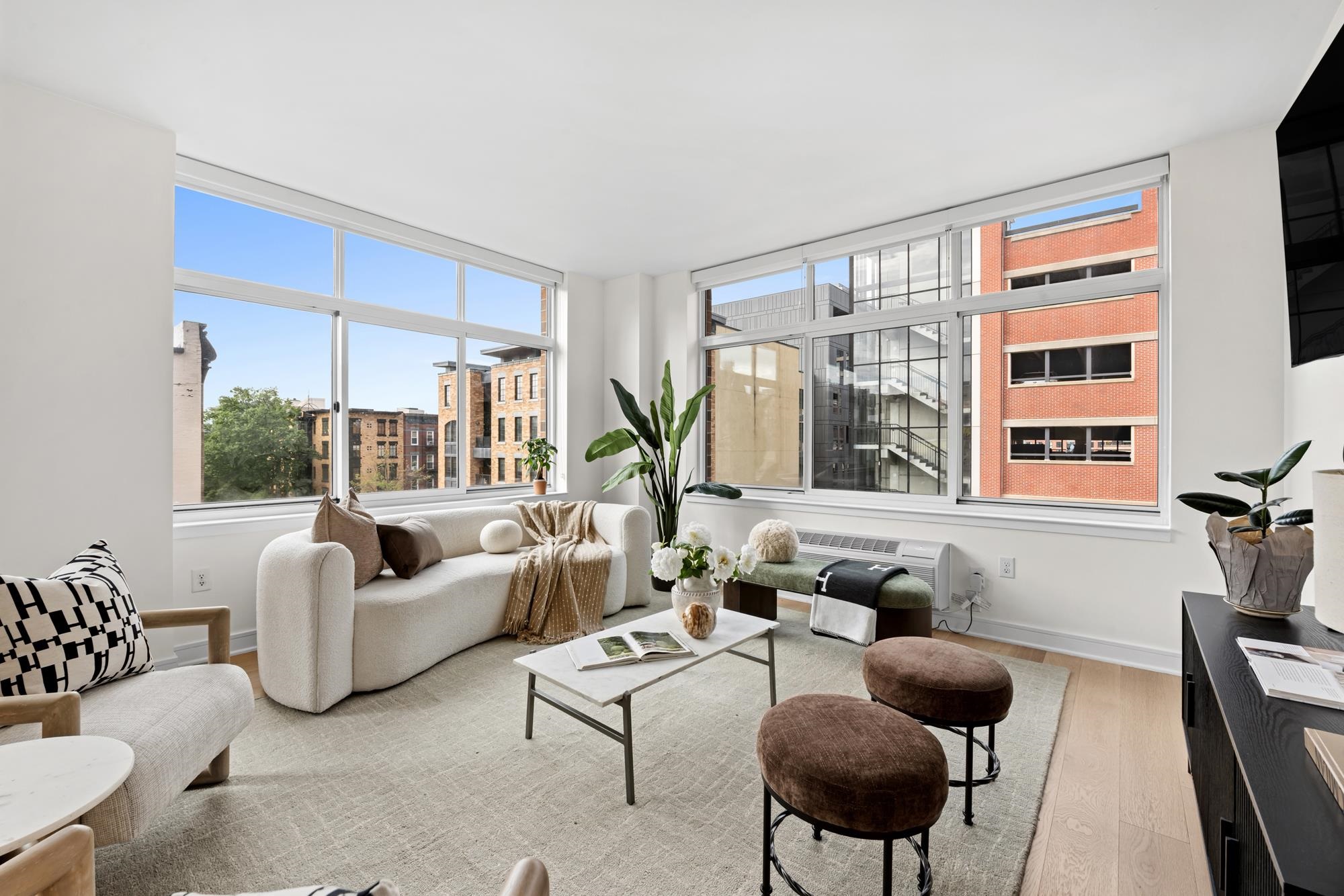 1450 WASHINGTON ST Unit: 516