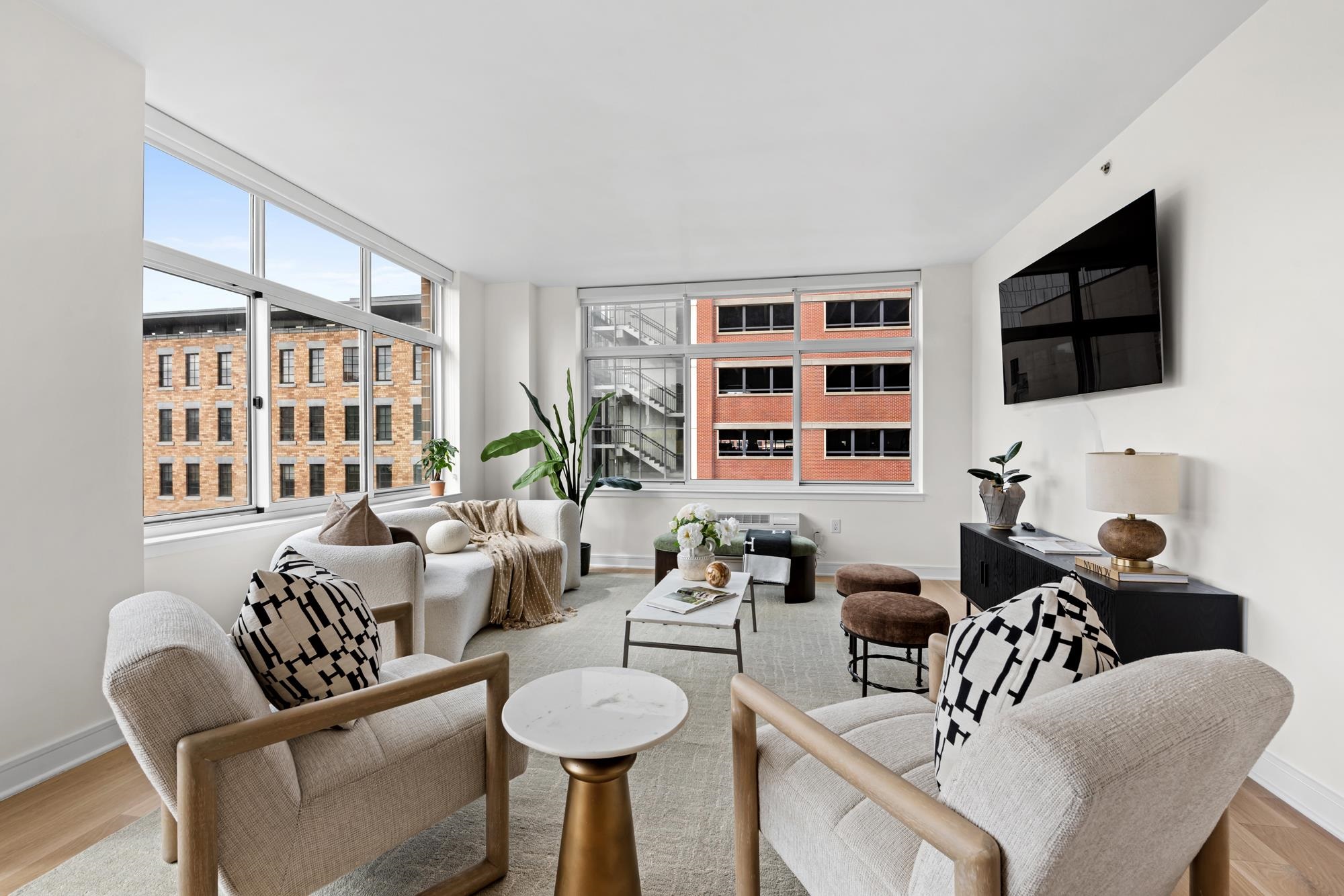 1450 WASHINGTON ST Unit: 516
