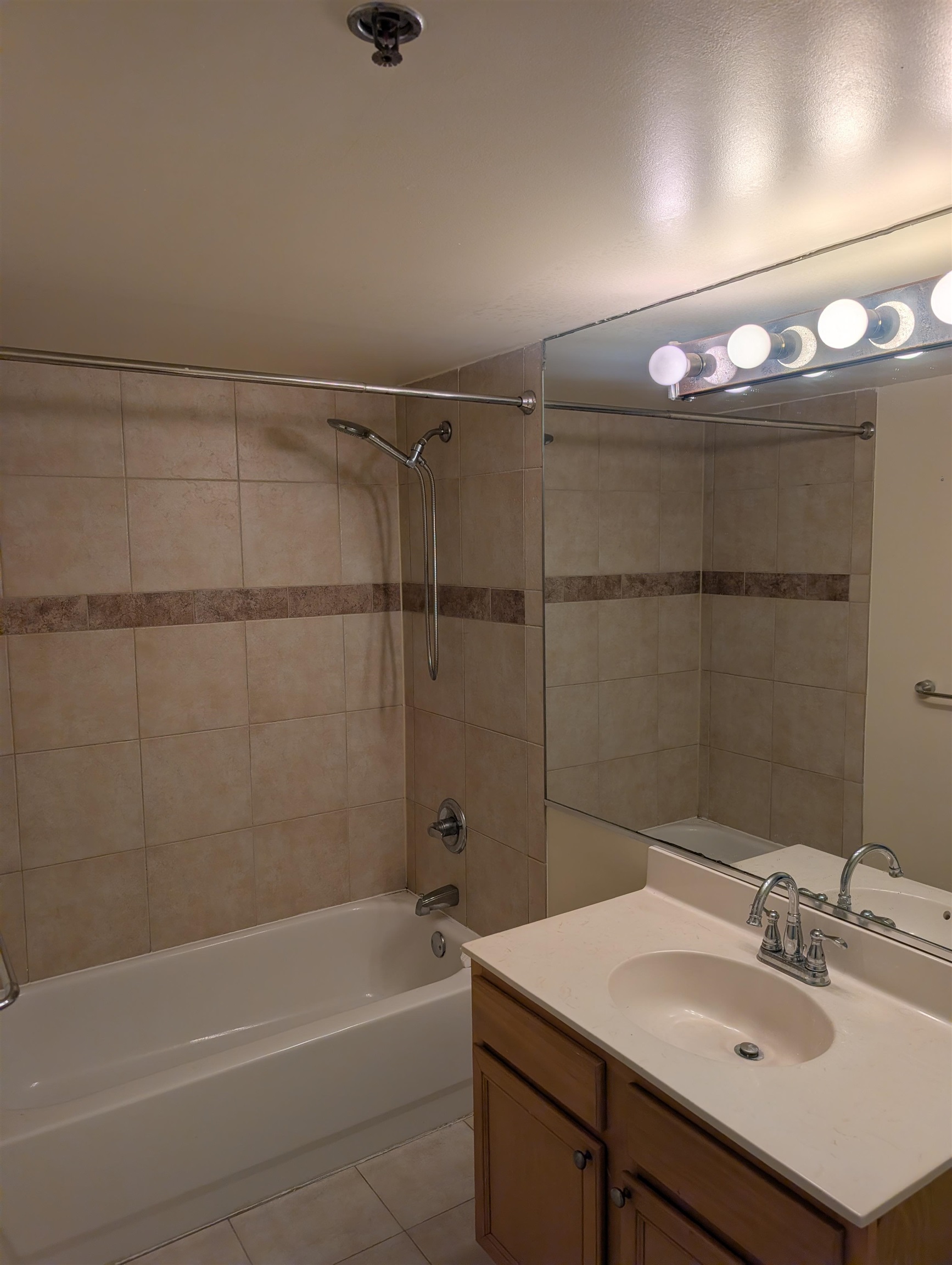 700 1ST ST Unit: 6A