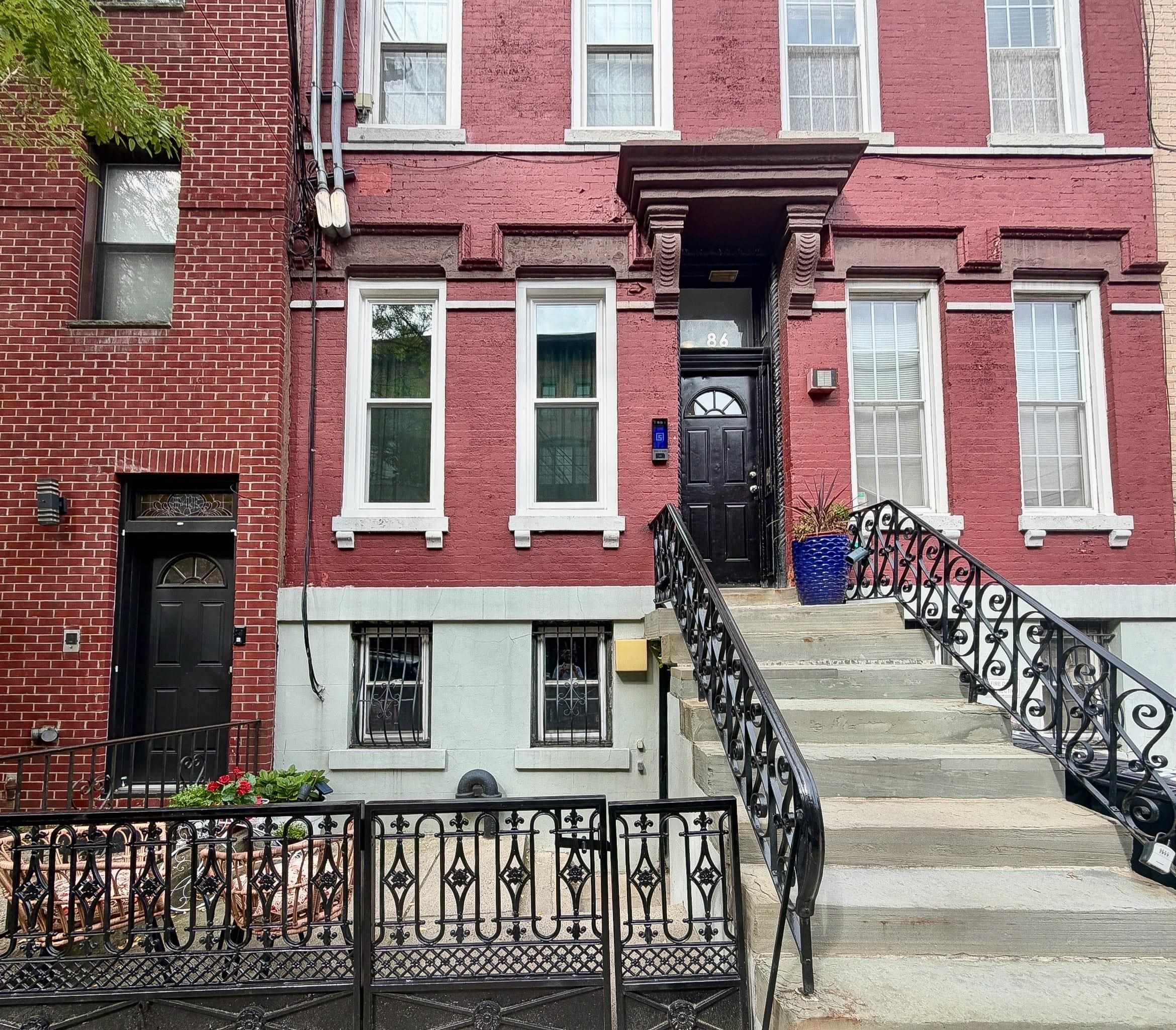 86 MONROE ST Unit: 3R