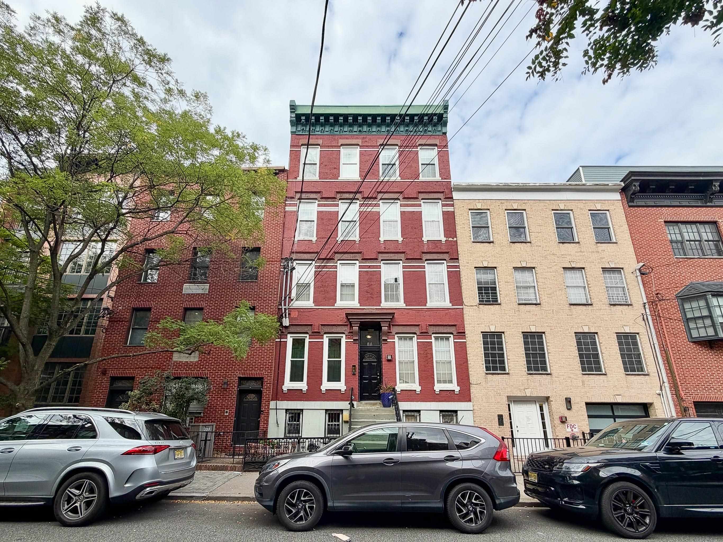 86 MONROE ST Unit: 3R
