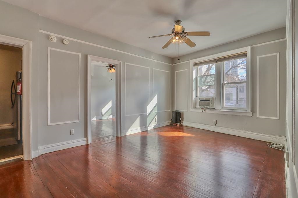 57 CORBIN AVE Unit: 21