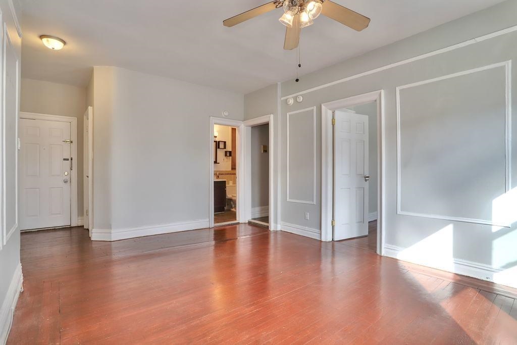 57 CORBIN AVE Unit: 21