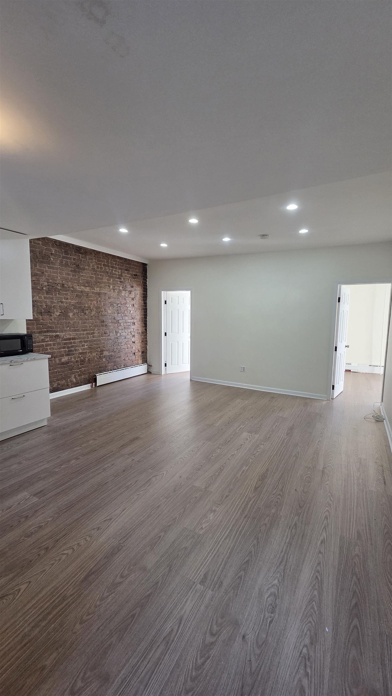 471 CENTRAL AVE Unit: 2