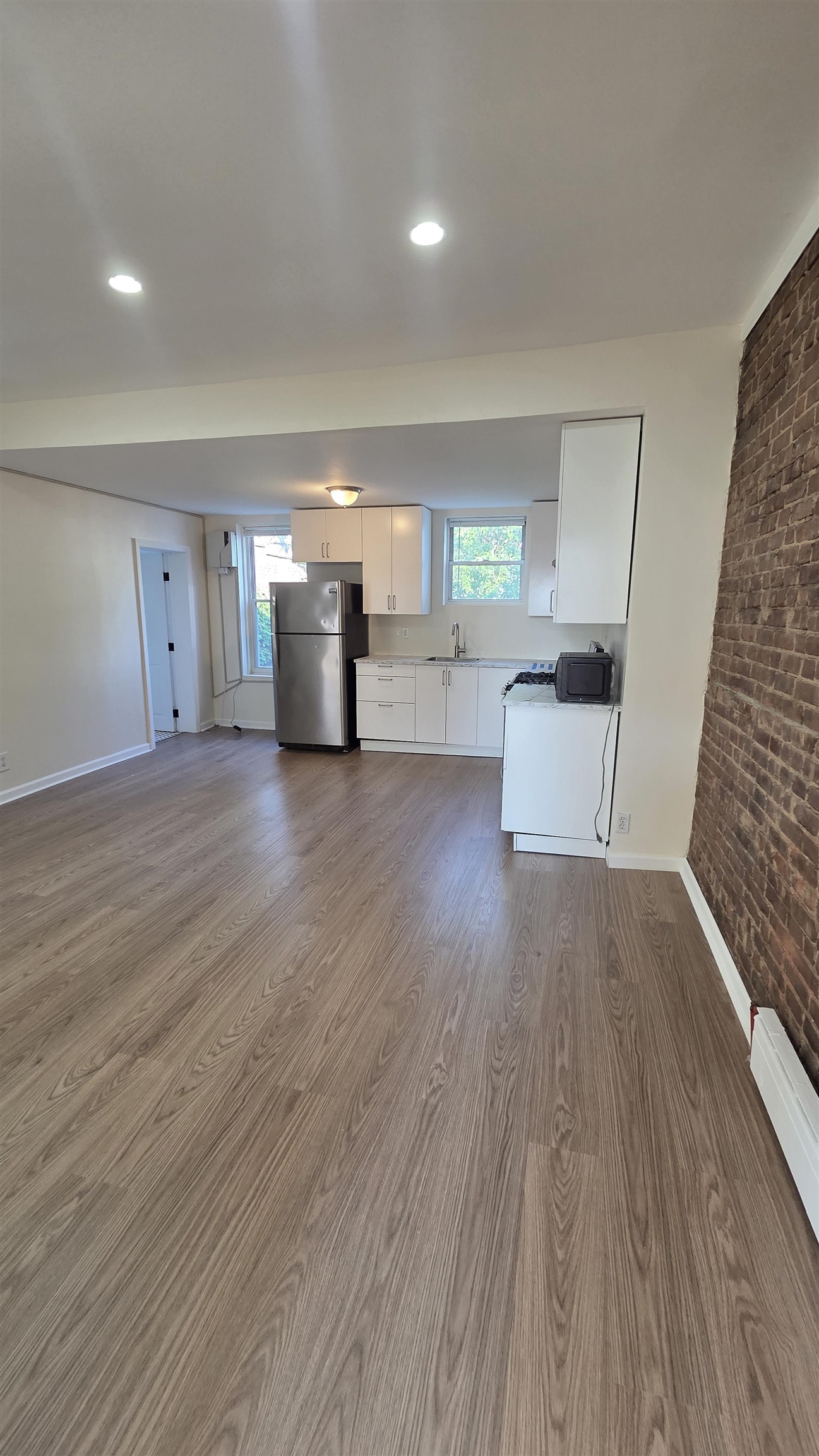471 CENTRAL AVE Unit: 2