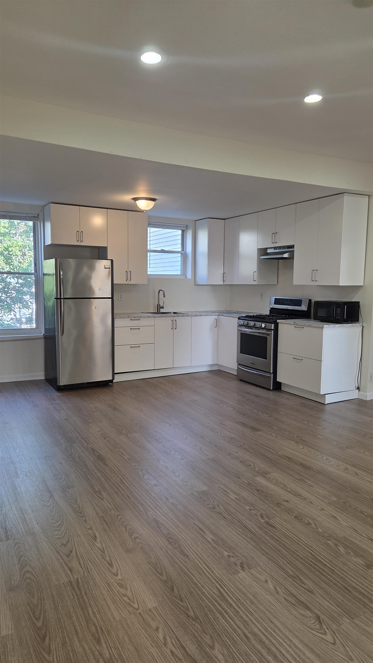 471 CENTRAL AVE Unit: 2