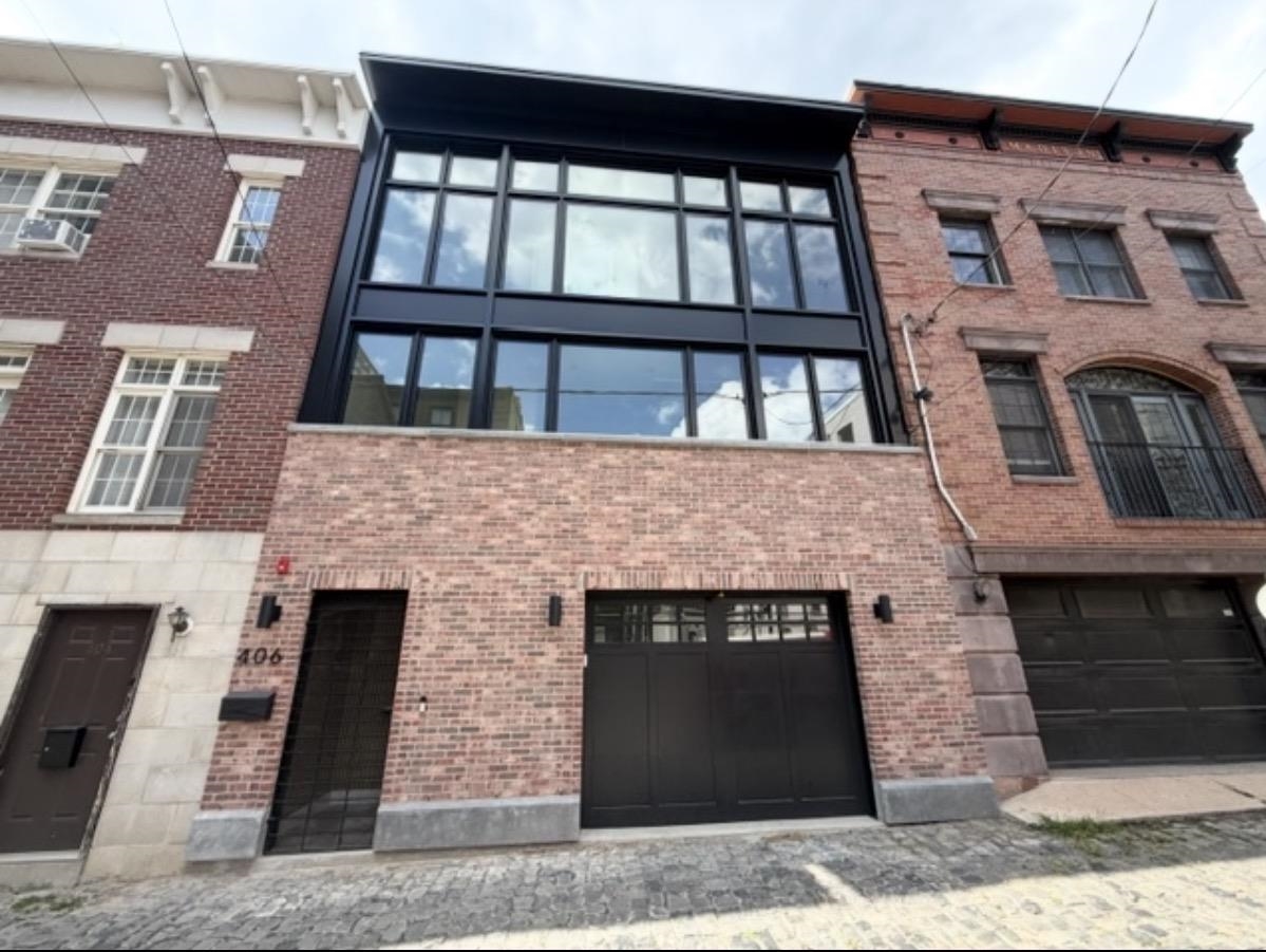 406 COURT ST Unit: 501
