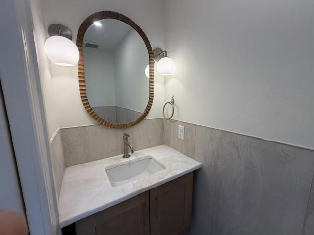 406 COURT ST Unit: 501