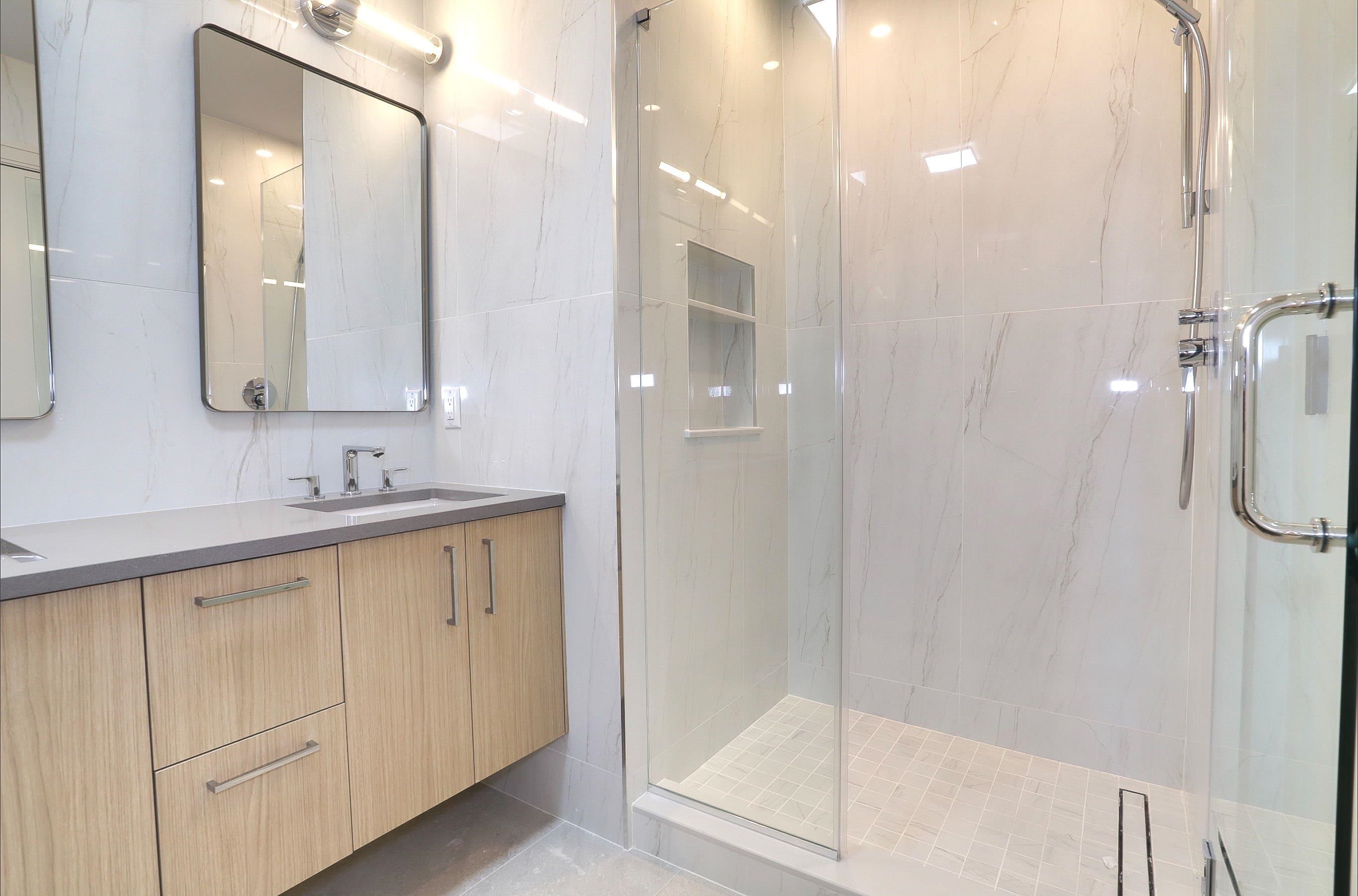 921 MADISON ST Unit: 306