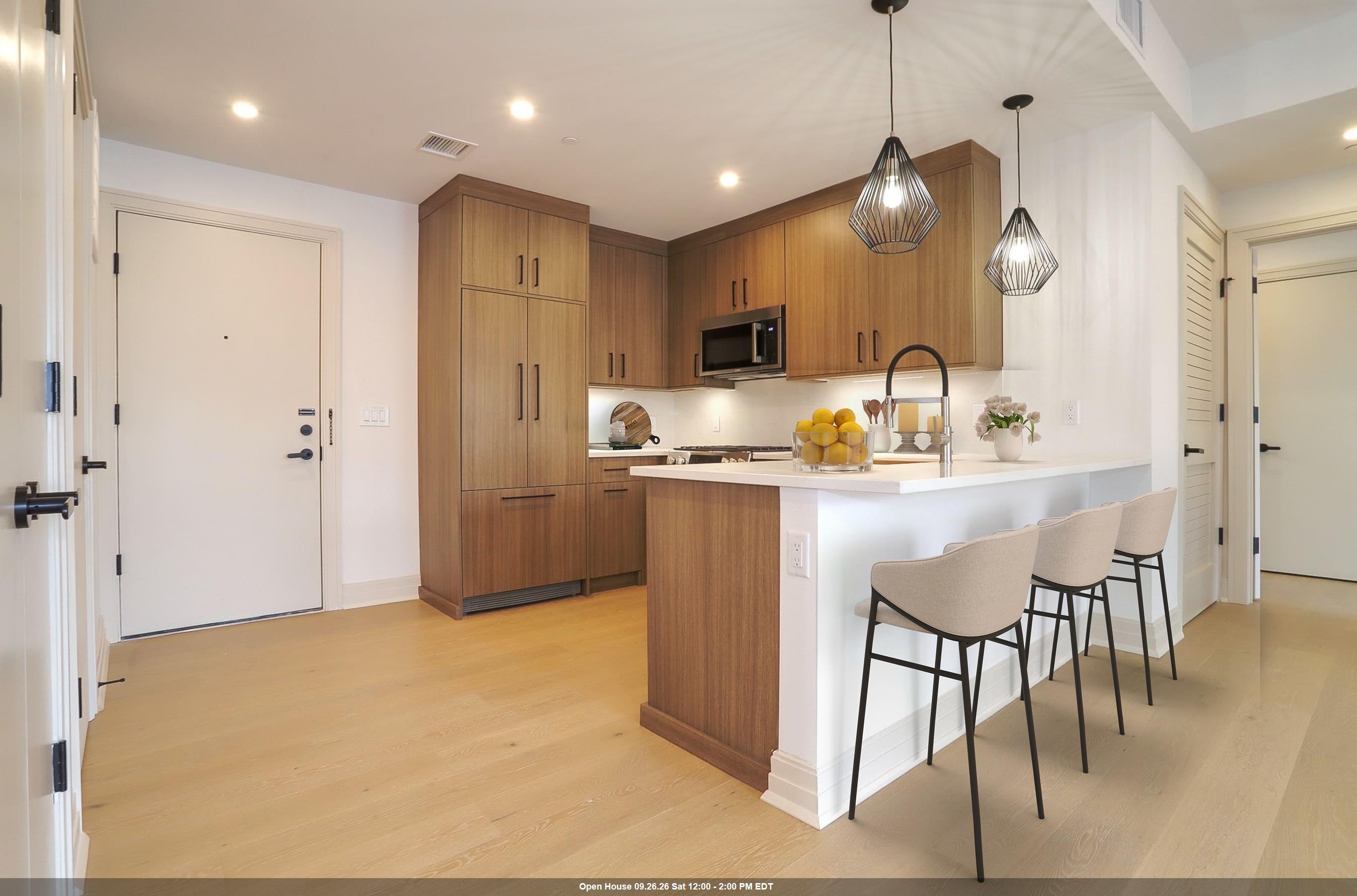 921 MADISON ST Unit: 306
