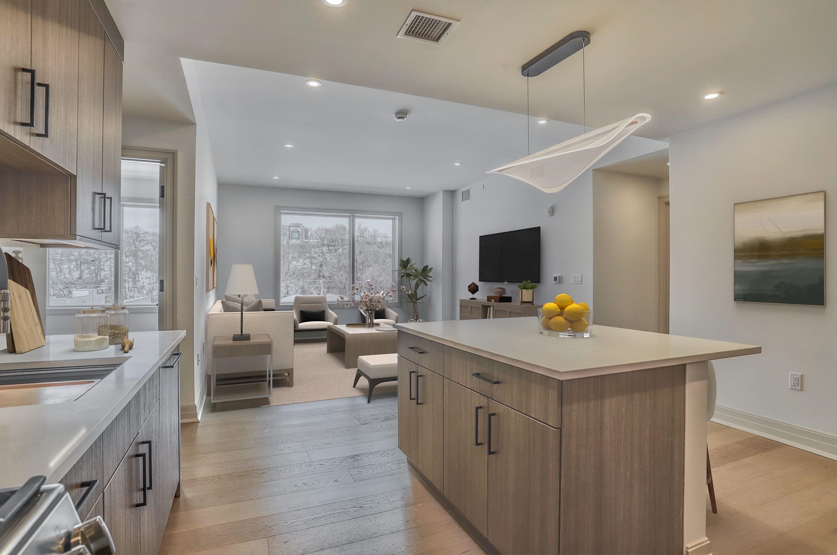 921 MADISON ST Unit: 608