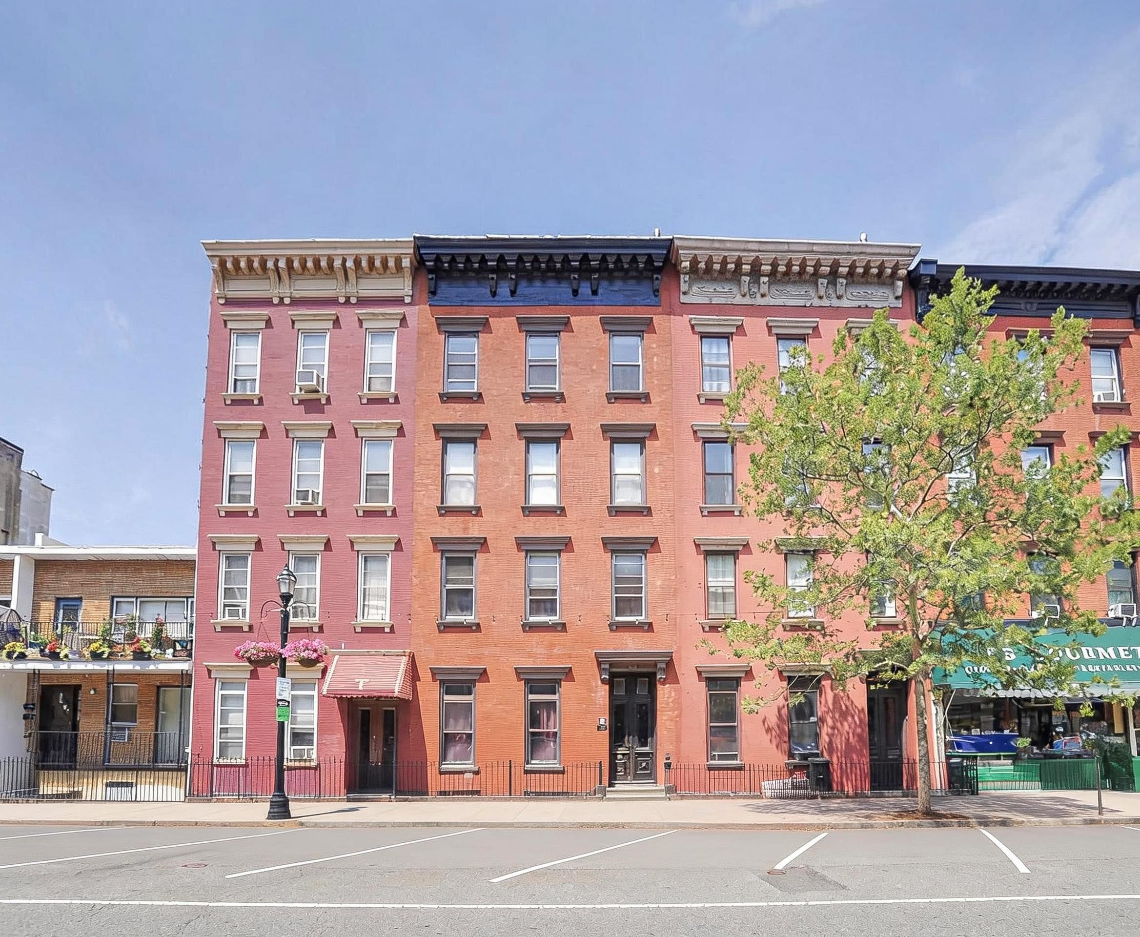 824 WASHINGTON ST Unit: 4
