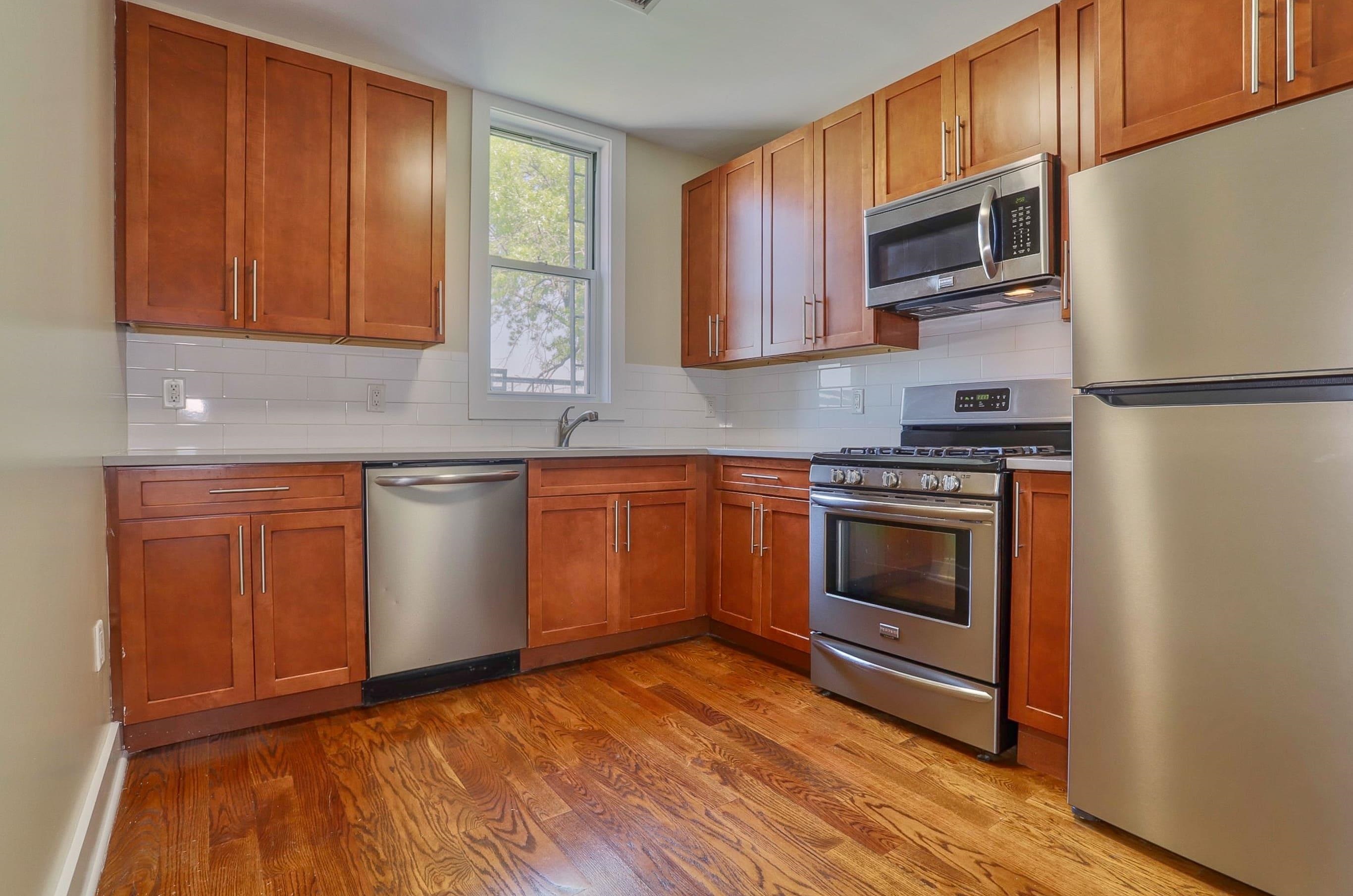 824 WASHINGTON ST Unit: 2