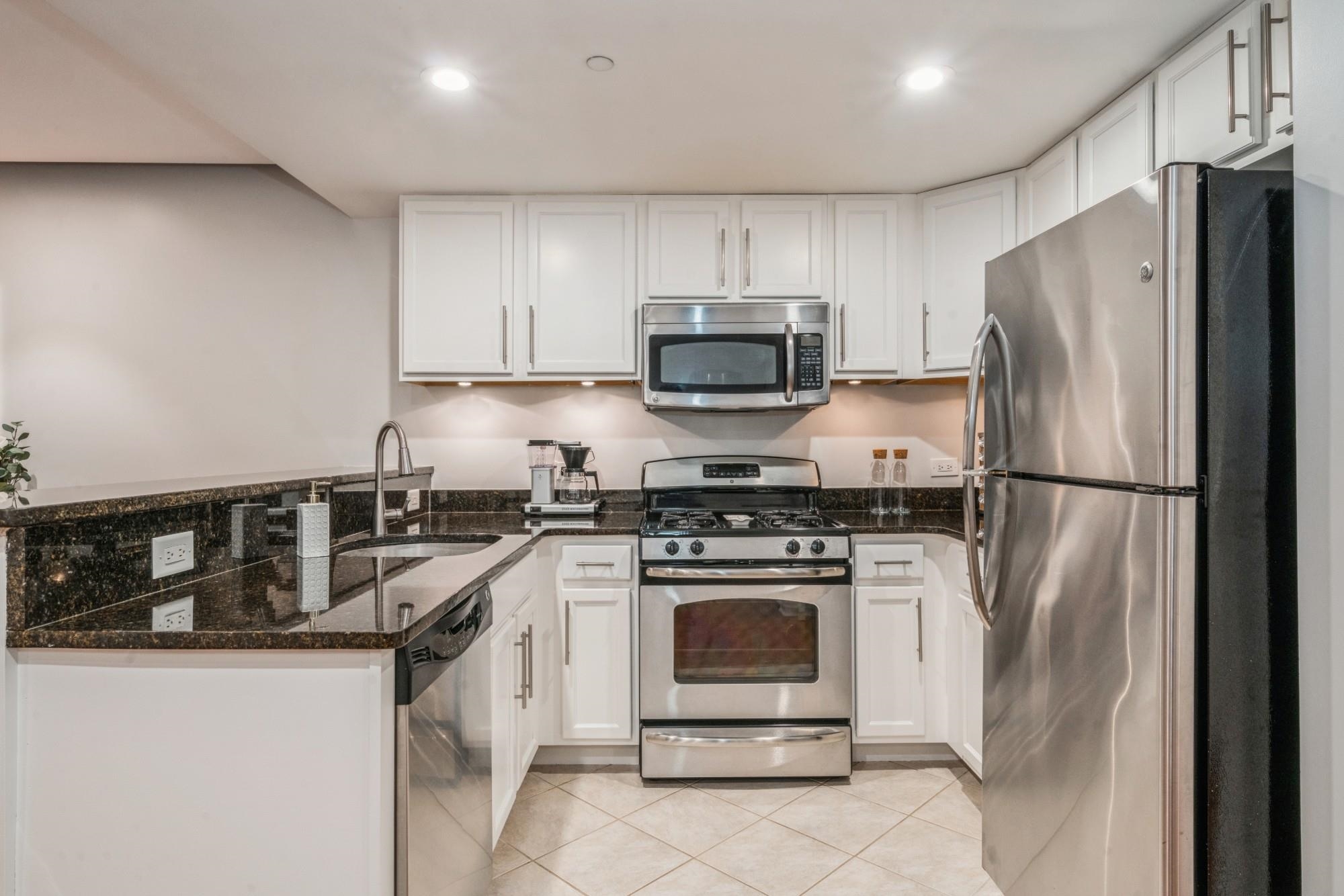 4301 PARK AVE Unit: 7F