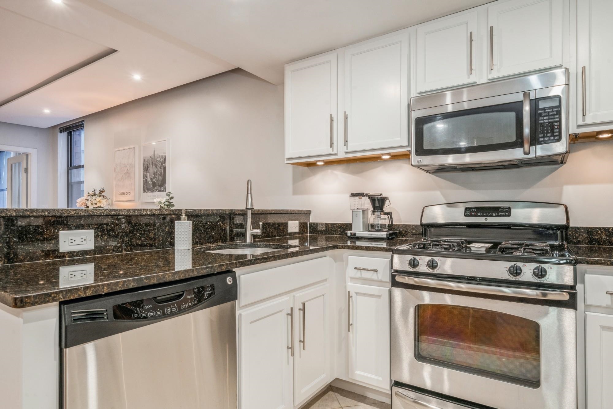 4301 PARK AVE Unit: 7F
