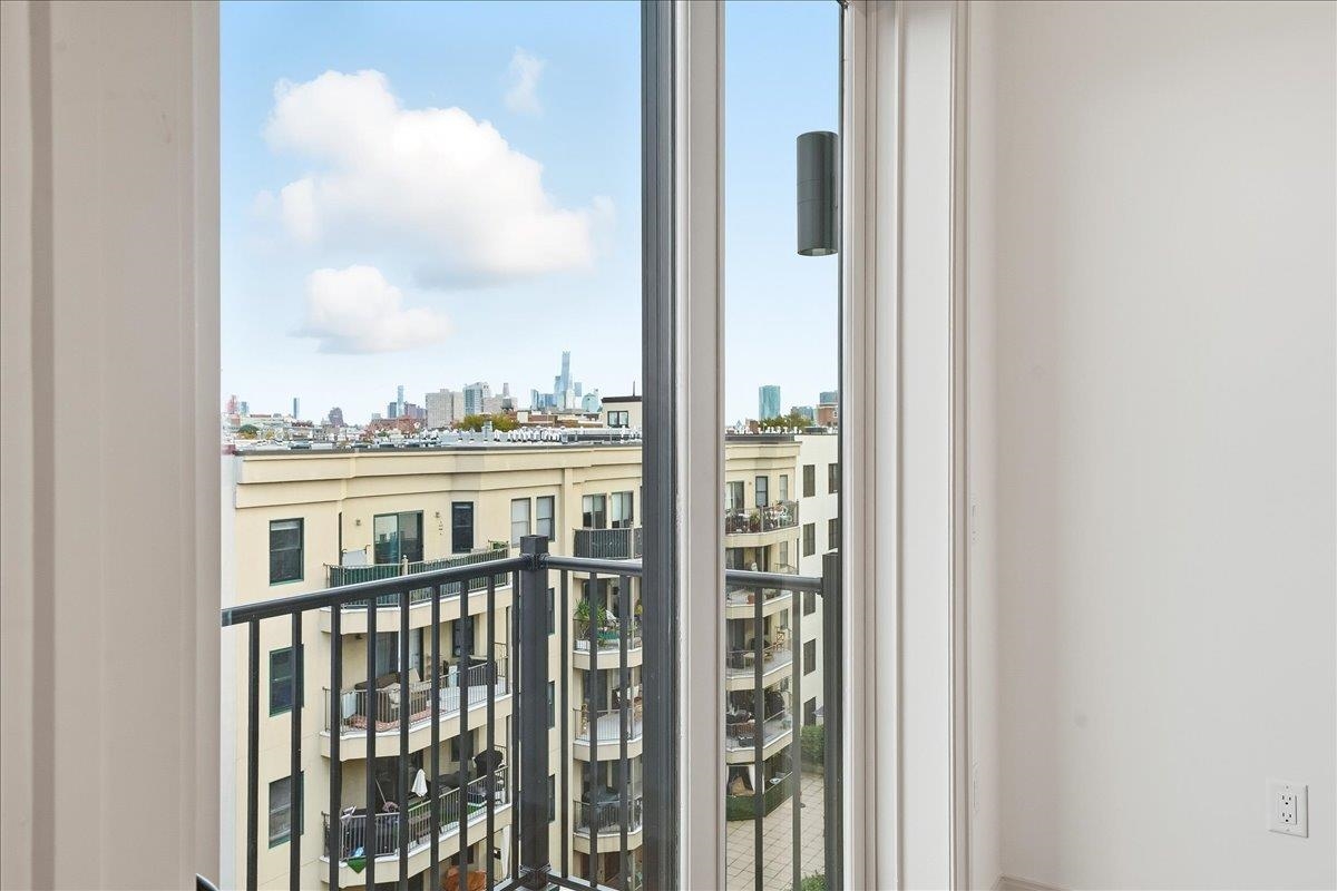 931 MADISON ST Unit: 304