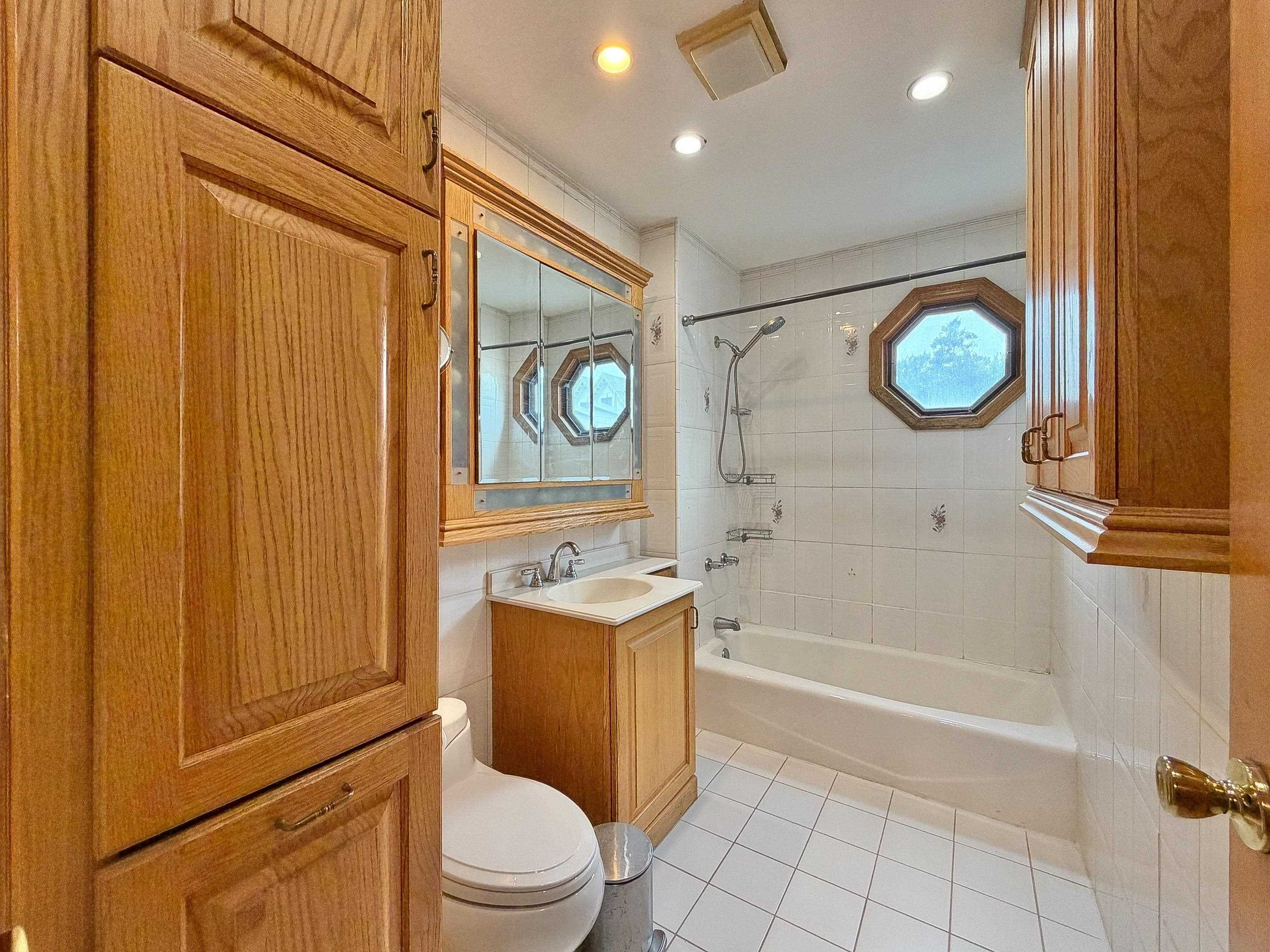 9 ELNA CT