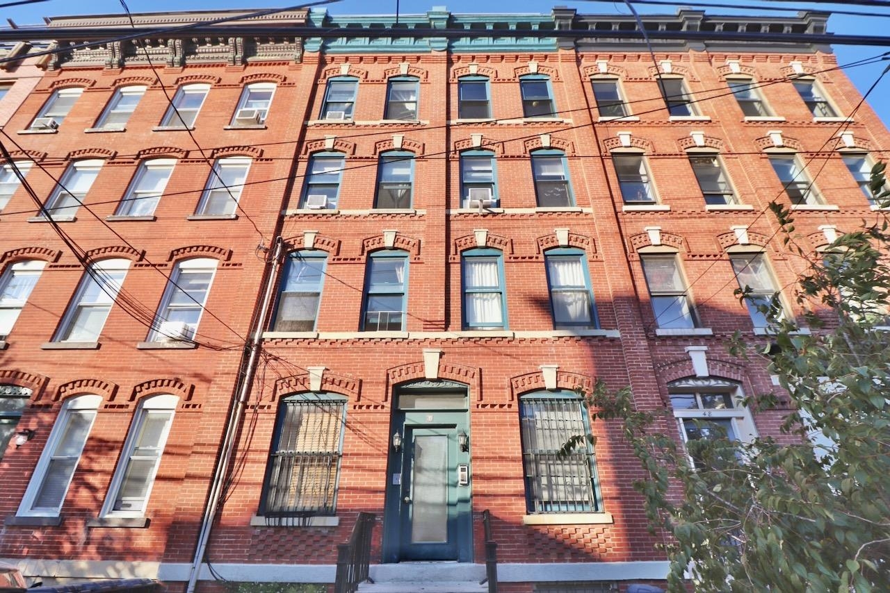50 BRIGHT ST Unit: 2R