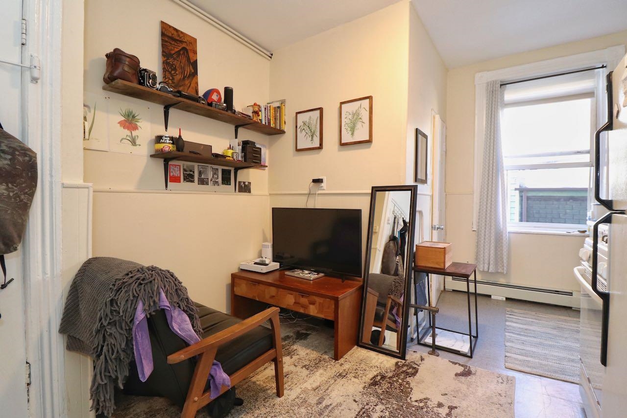 50 BRIGHT ST Unit: 2R