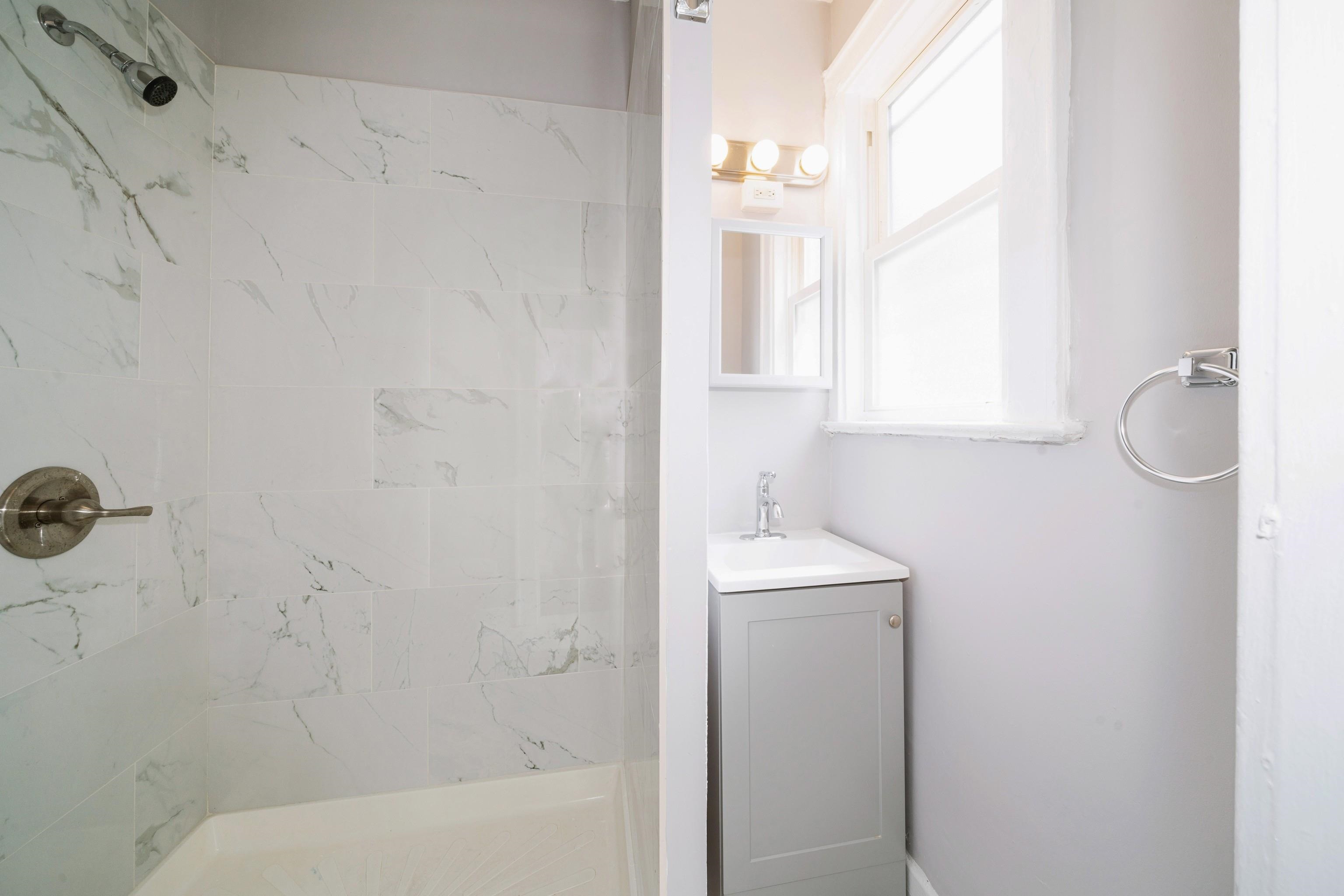 139 HOPKINS AVE Unit: 3R (6)