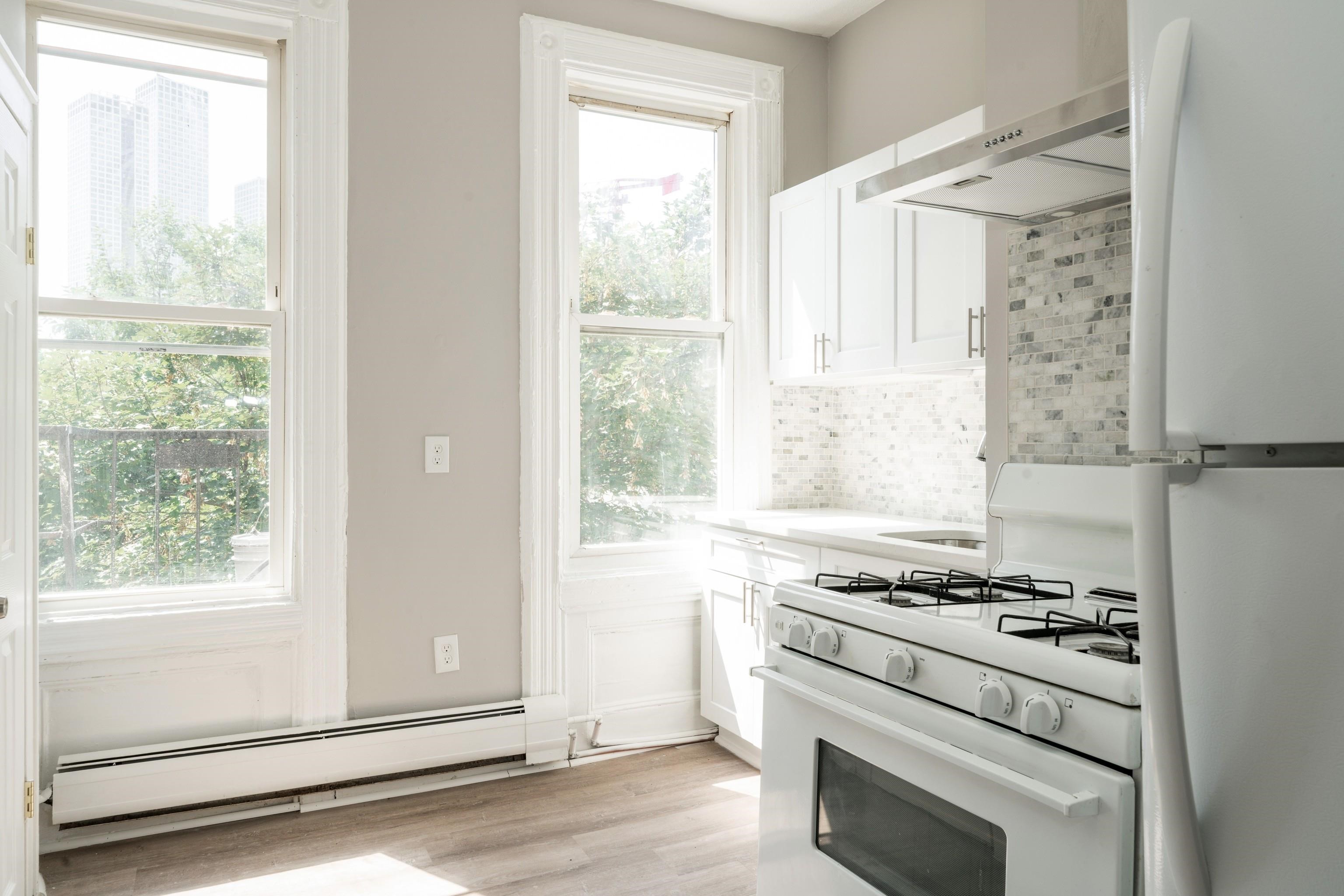 139 HOPKINS AVE Unit: 3R (6)