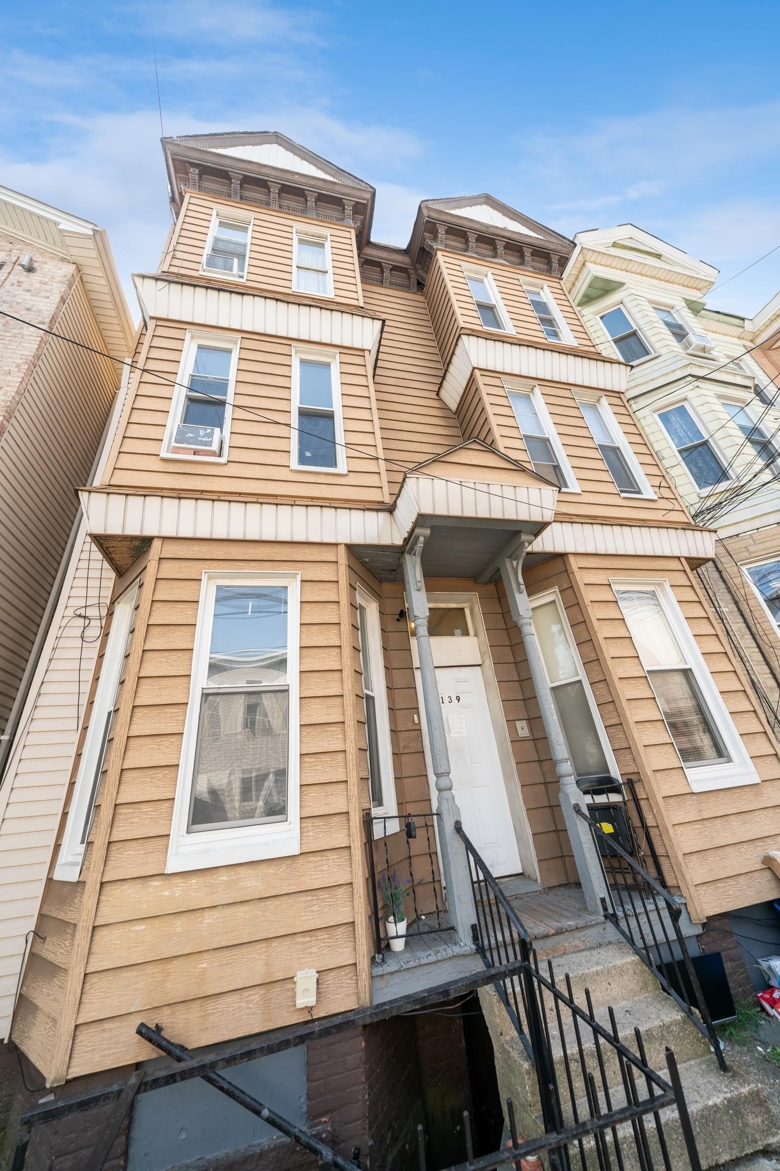139 HOPKINS AVE Unit: 3R (6)