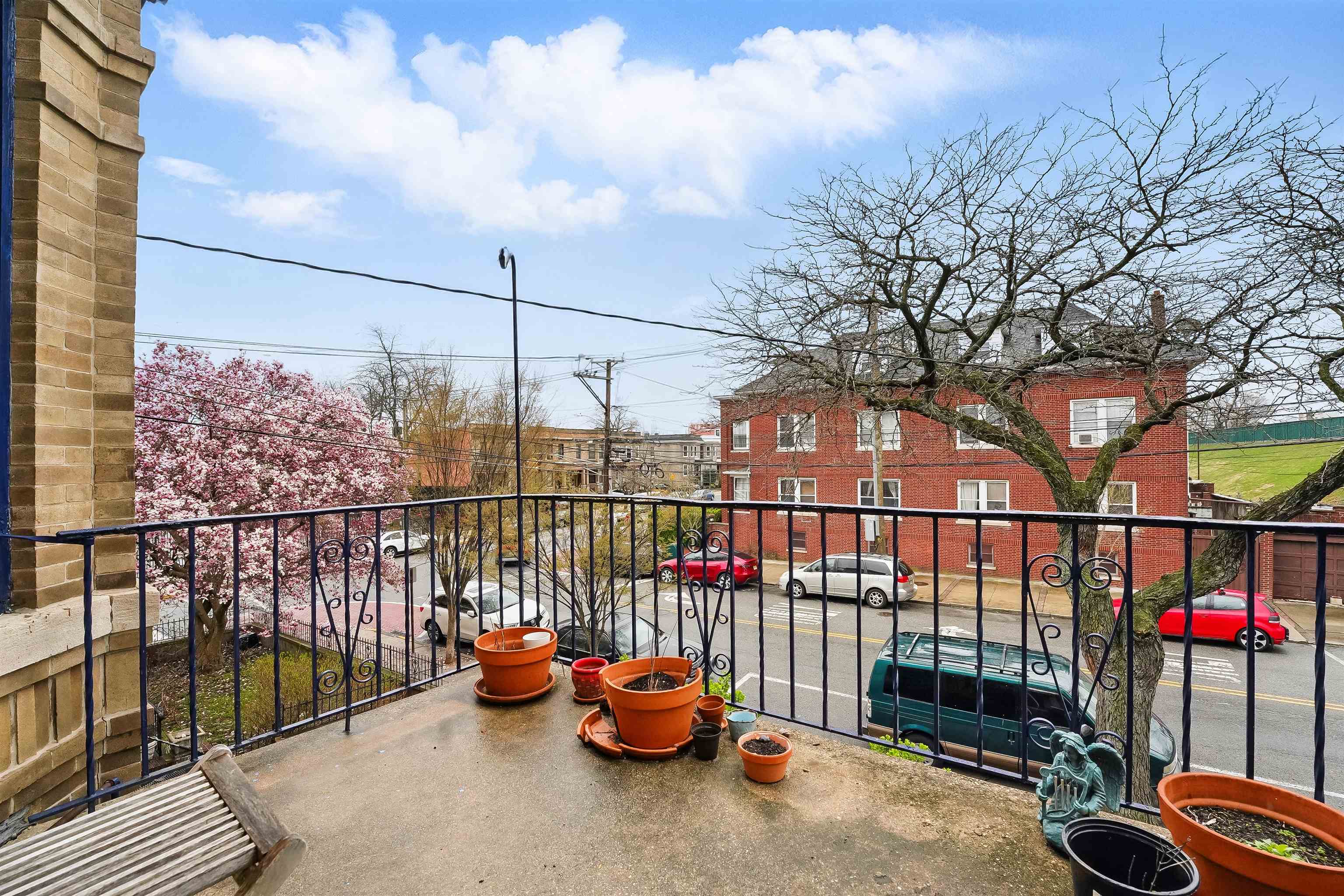 104 HIGHPOINT AVE