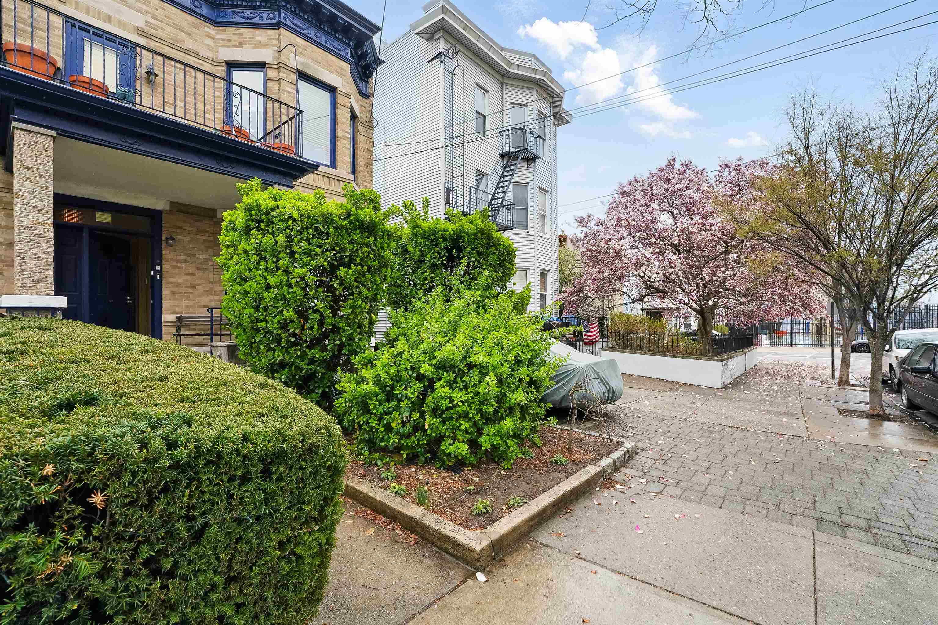104 HIGHPOINT AVE