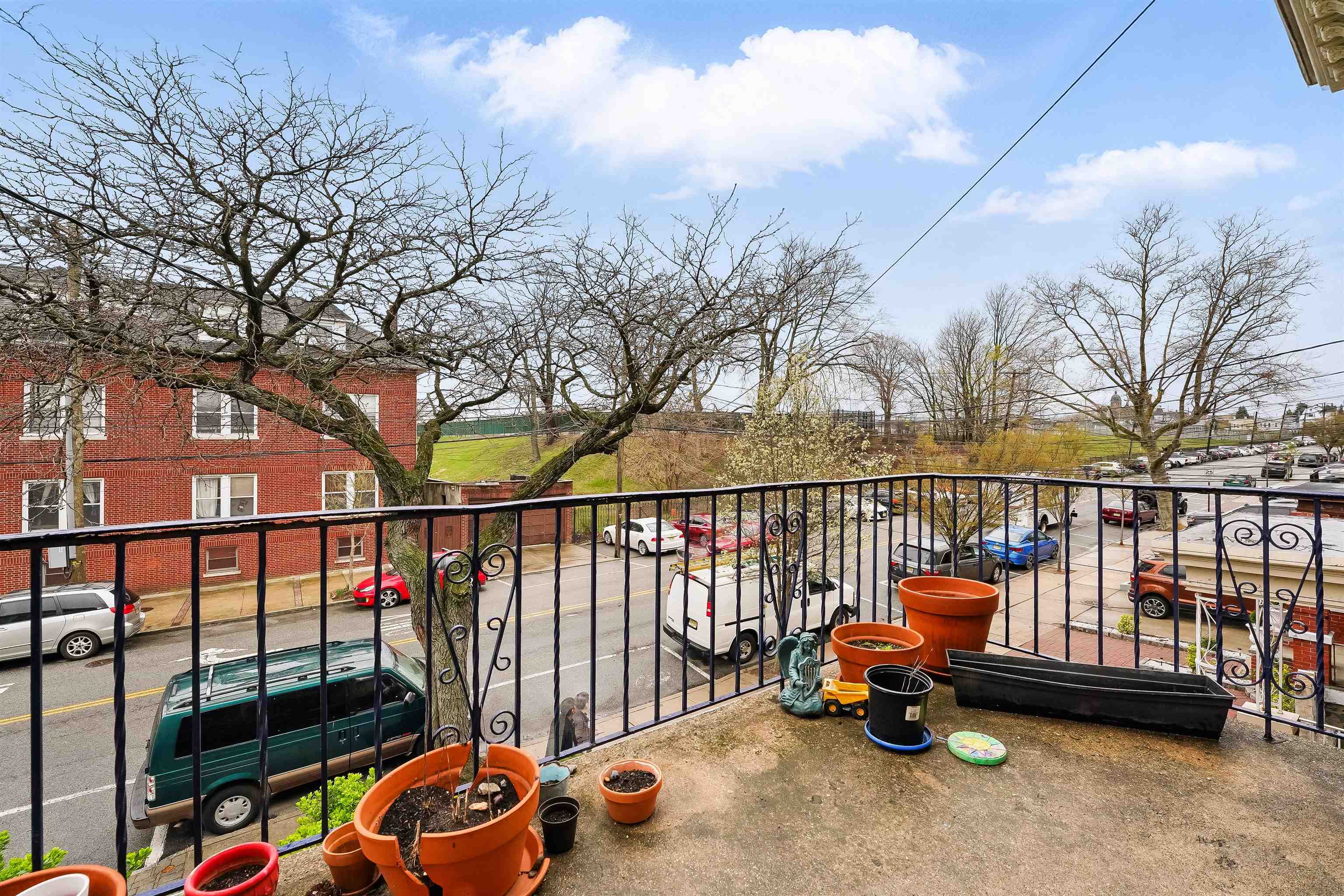 104 HIGHPOINT AVE