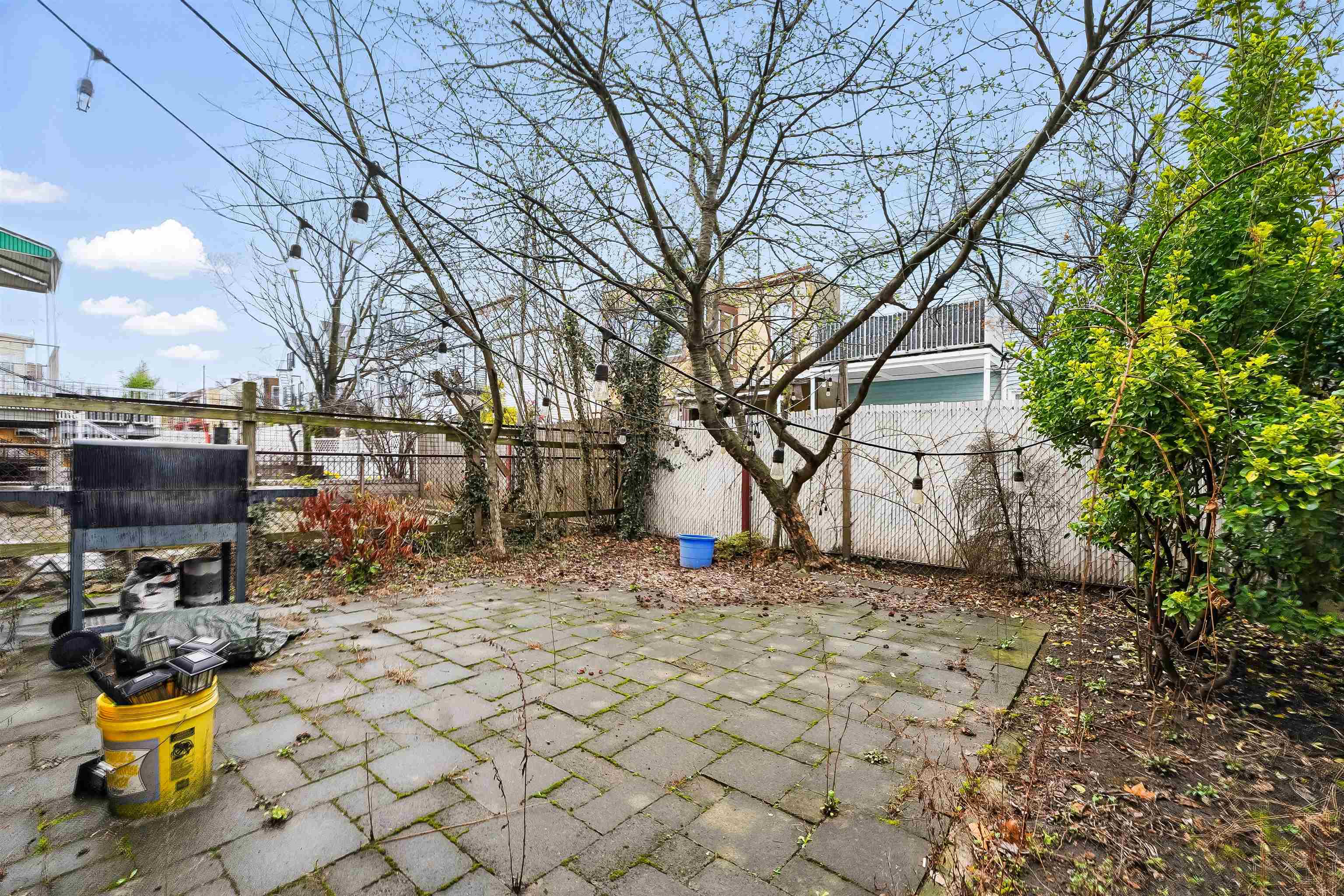 104 HIGHPOINT AVE
