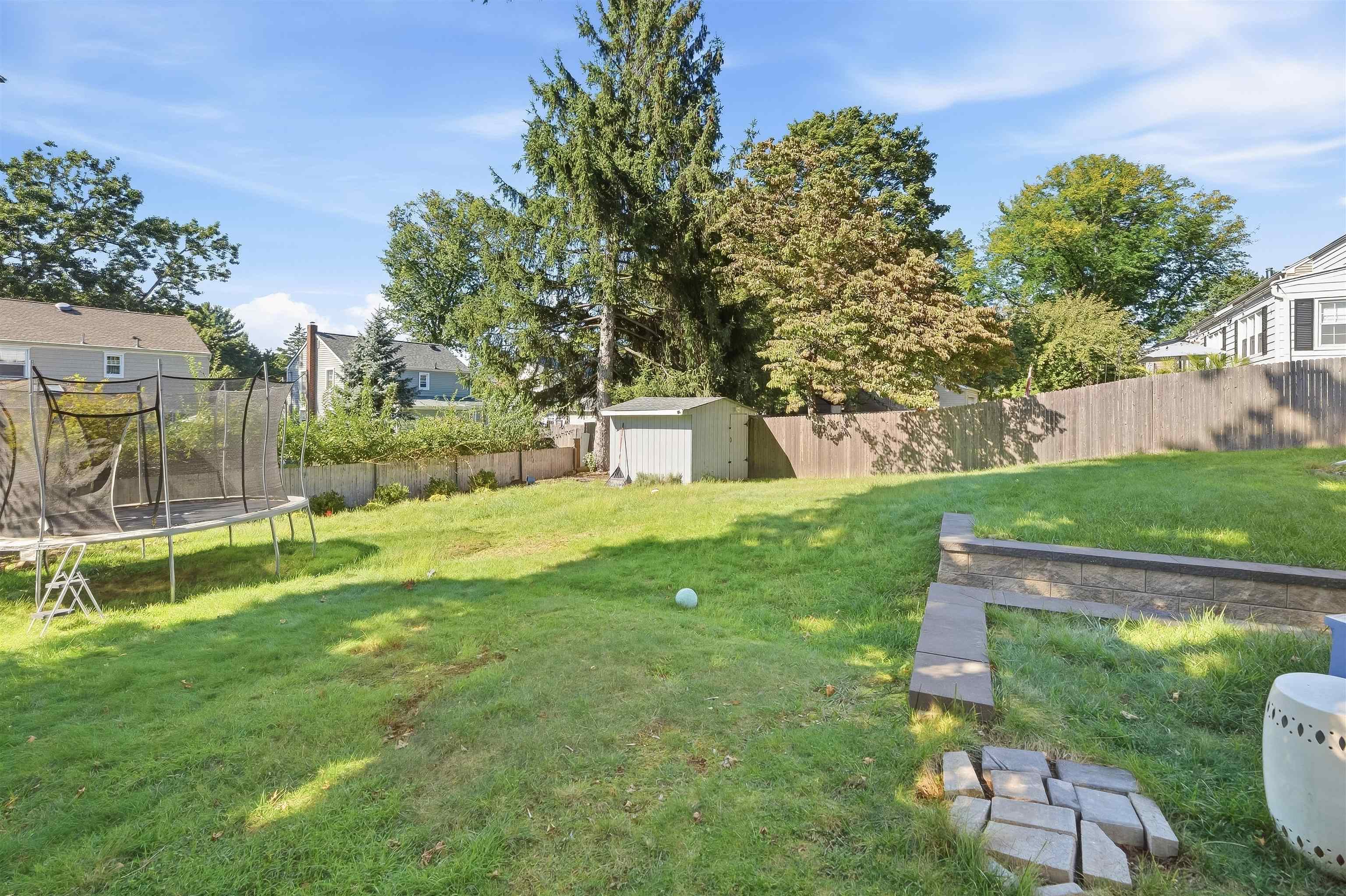 818 RIDGE RD