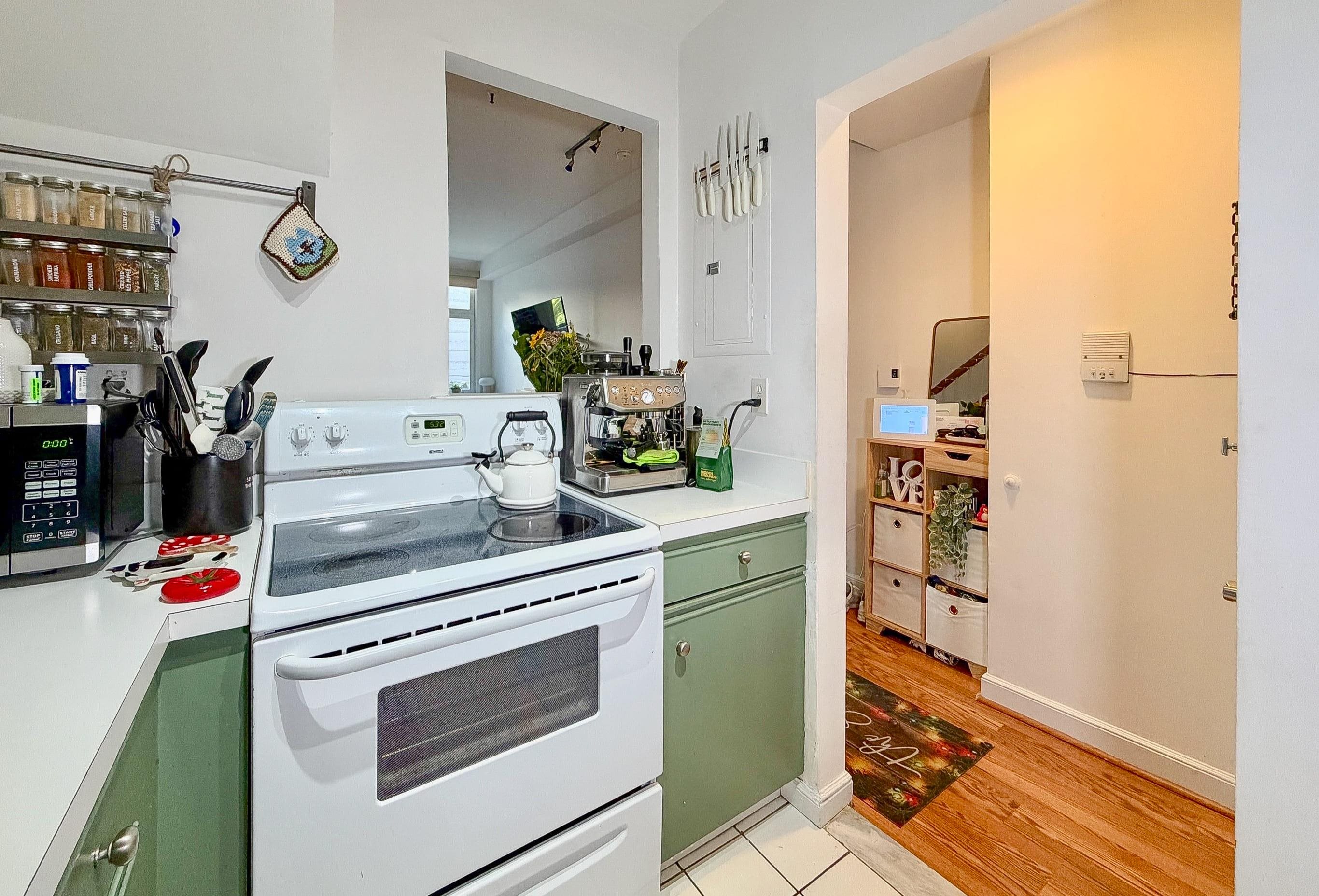 230 MONROE ST Unit: 2RS