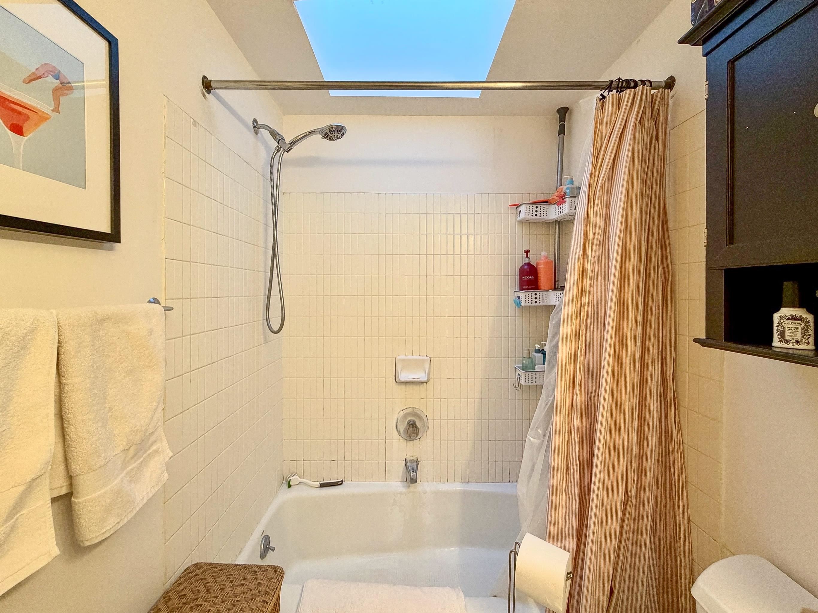 230 MONROE ST Unit: 2RS