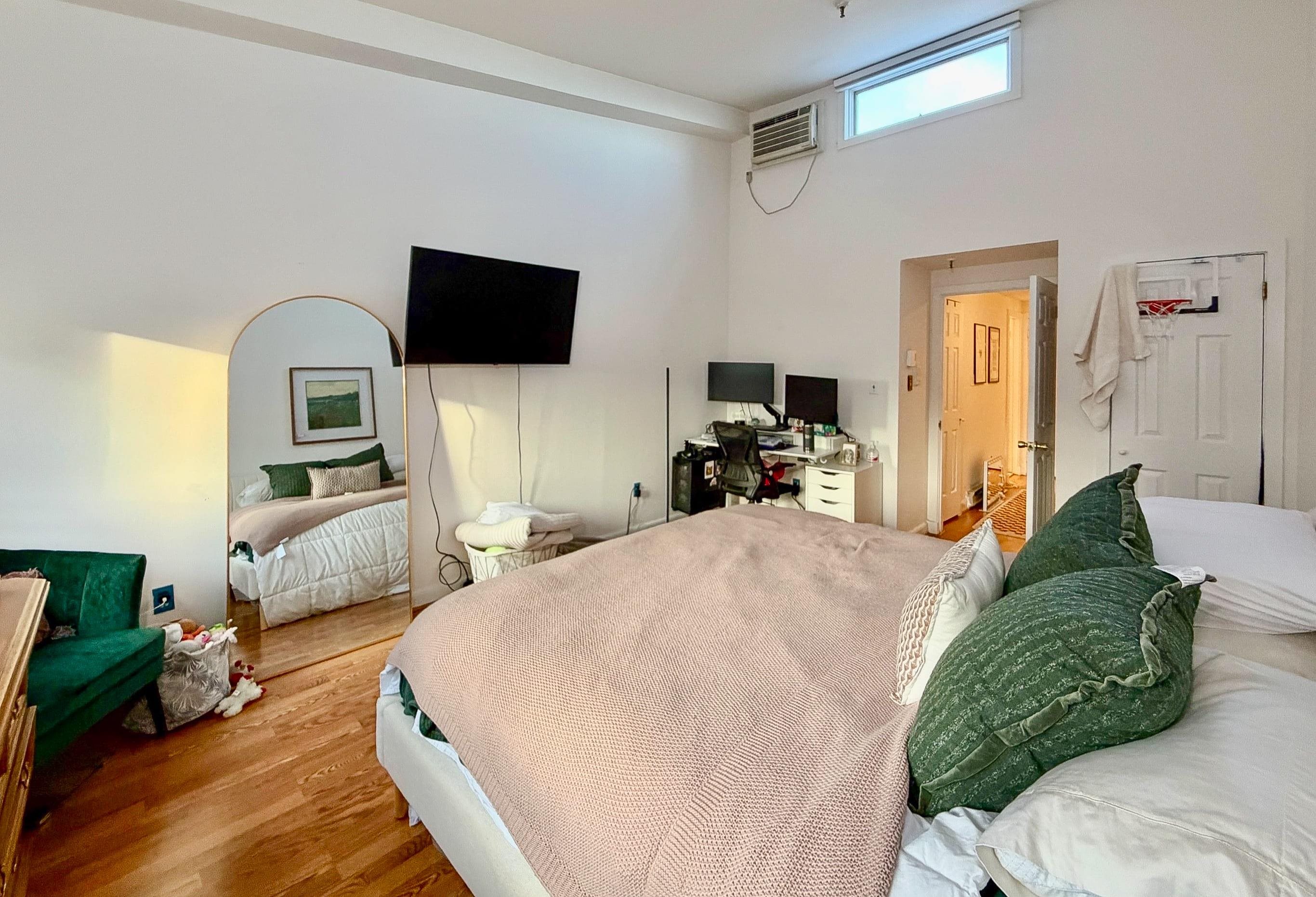 230 MONROE ST Unit: 2RS